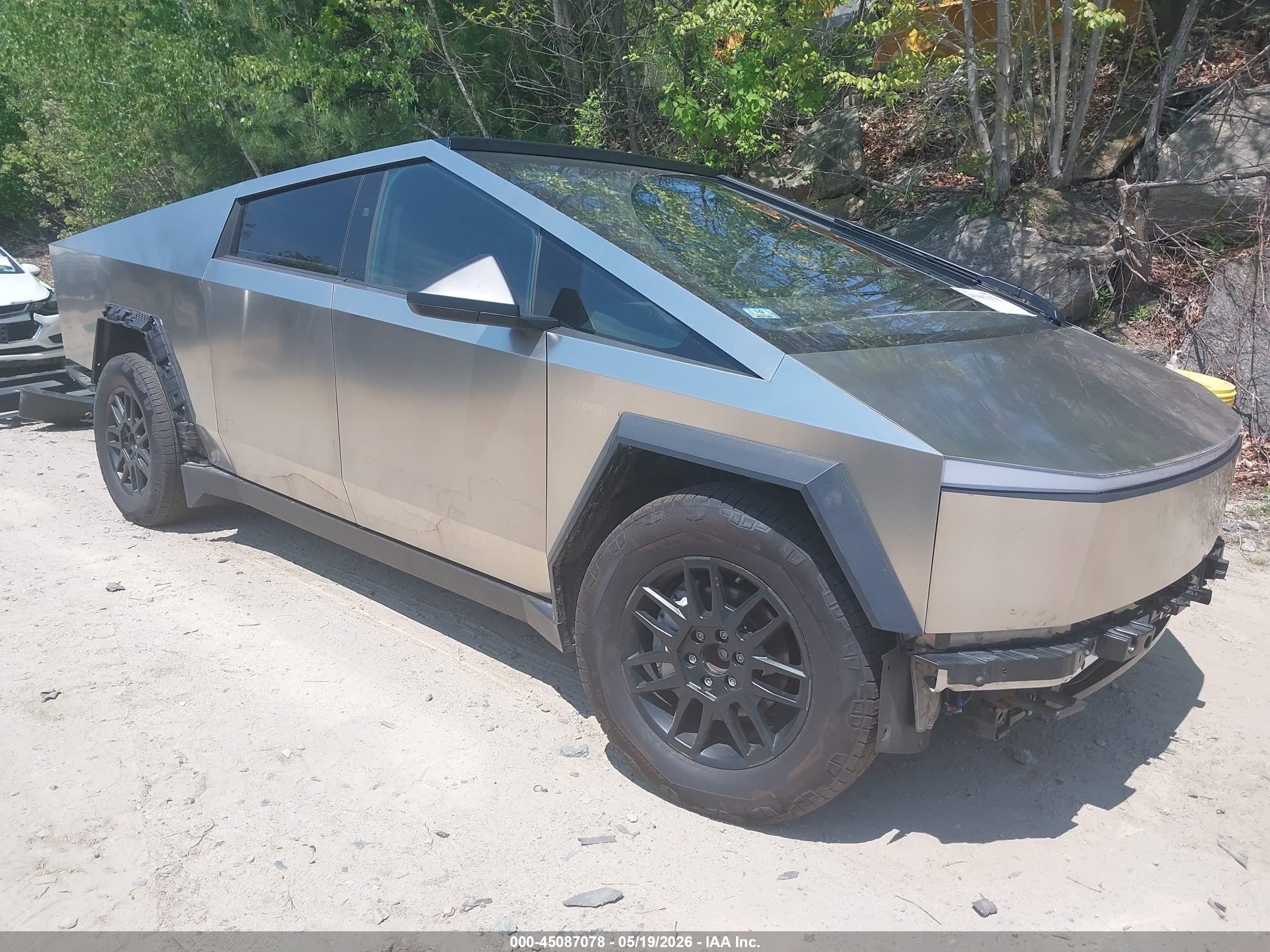 2024 Tesla Cybertruck Cyberbeast, VIN 7G2CEHEE7RA032602 — Undercarriage