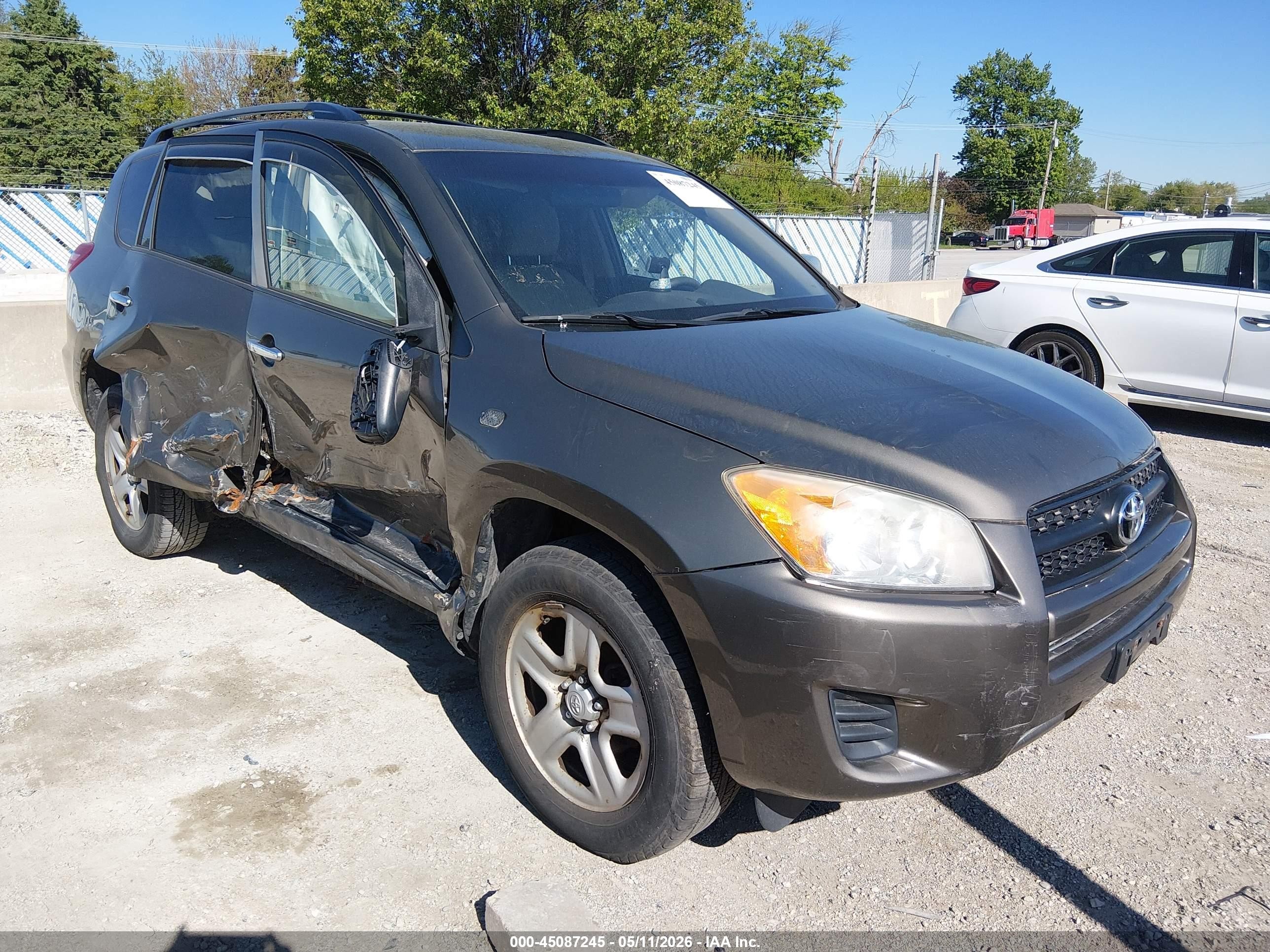 2009 Toyota RAV4, VIN 2T3ZF33V39W010030 — Side