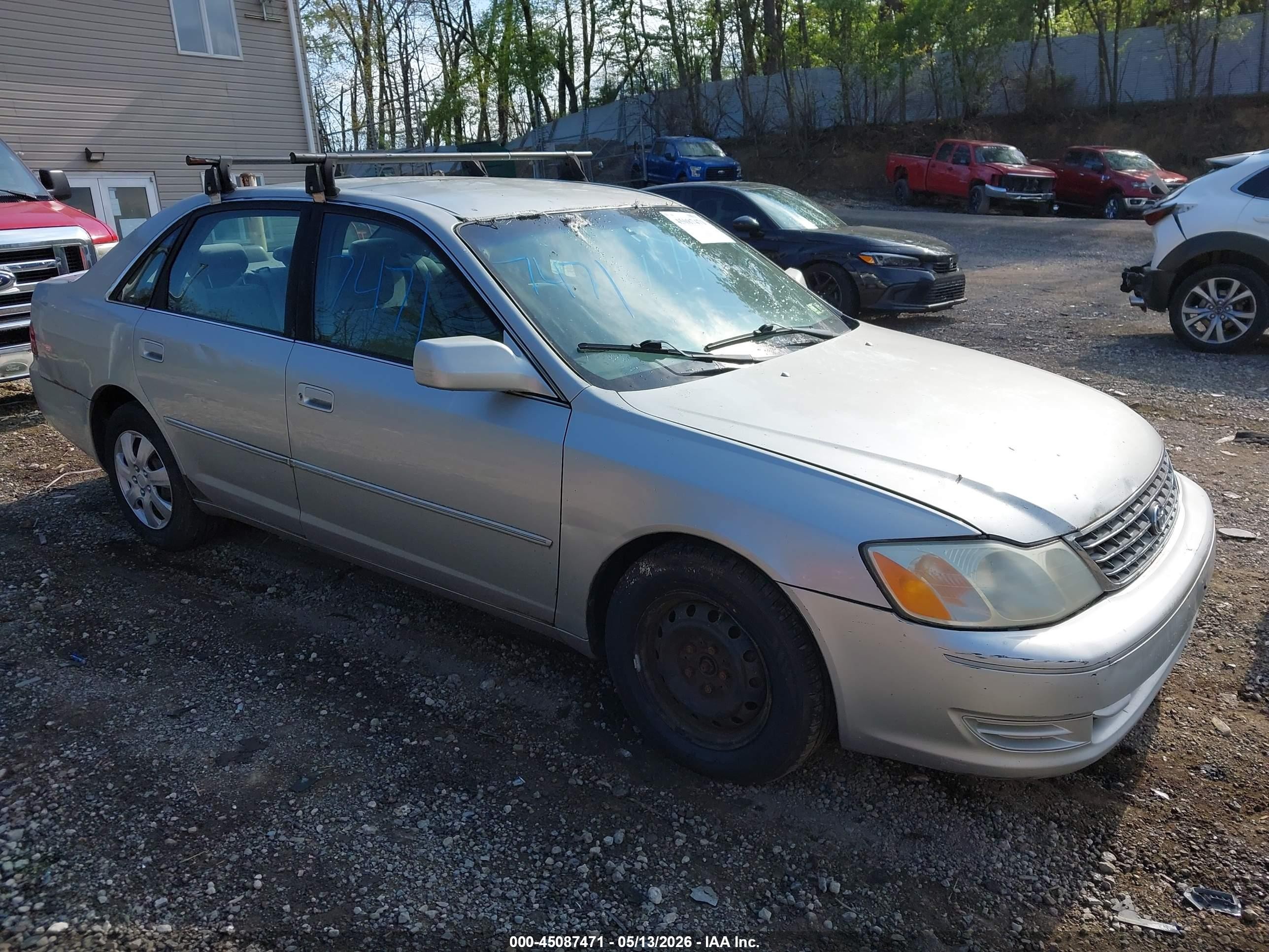 2003 Toyota Avalon XL, VIN 4T1BF28B13U326150 — Auction photo