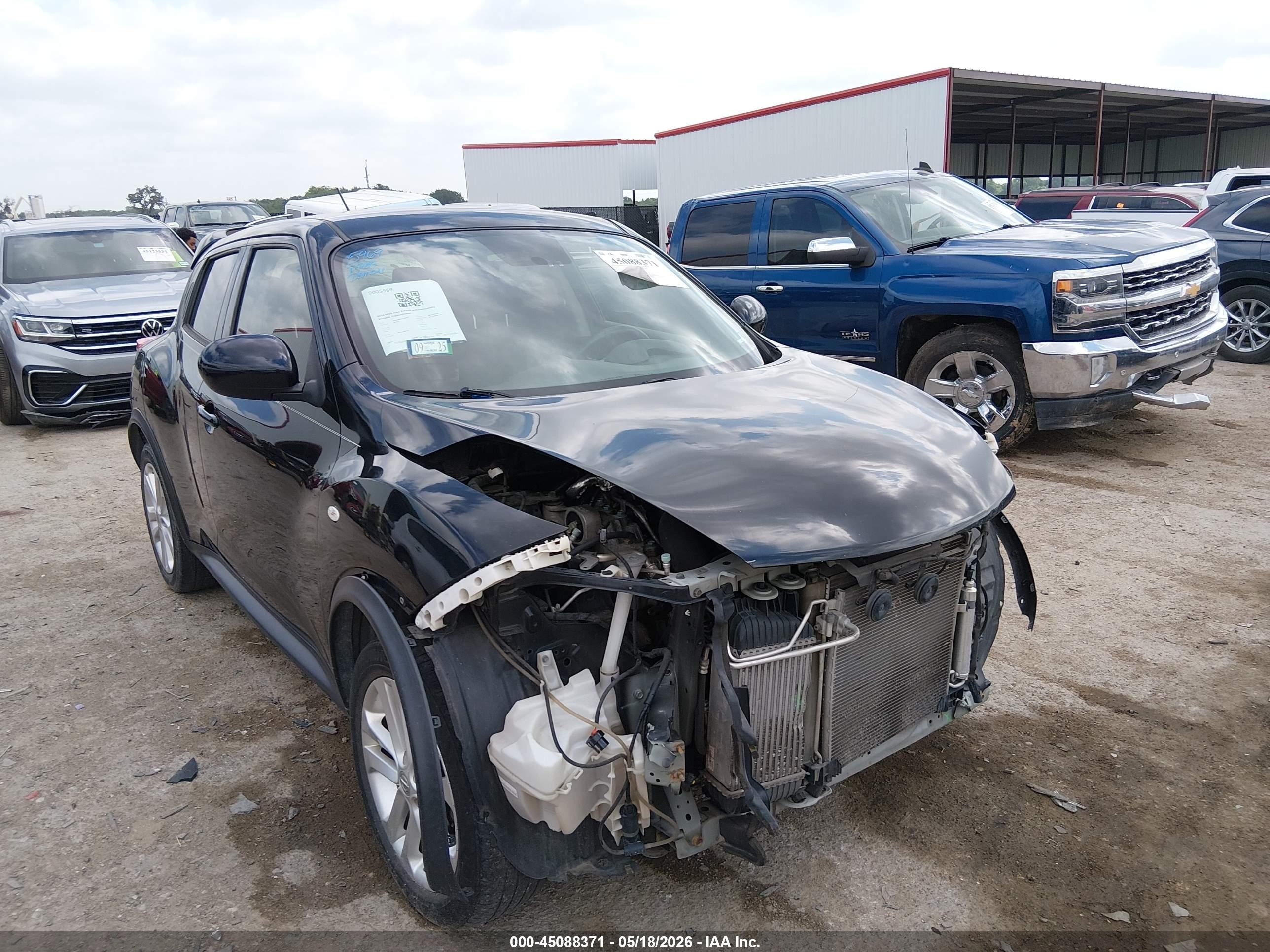 2014 Nissan Juke SV, VIN JN8AF5MV9ET360531 — Front end