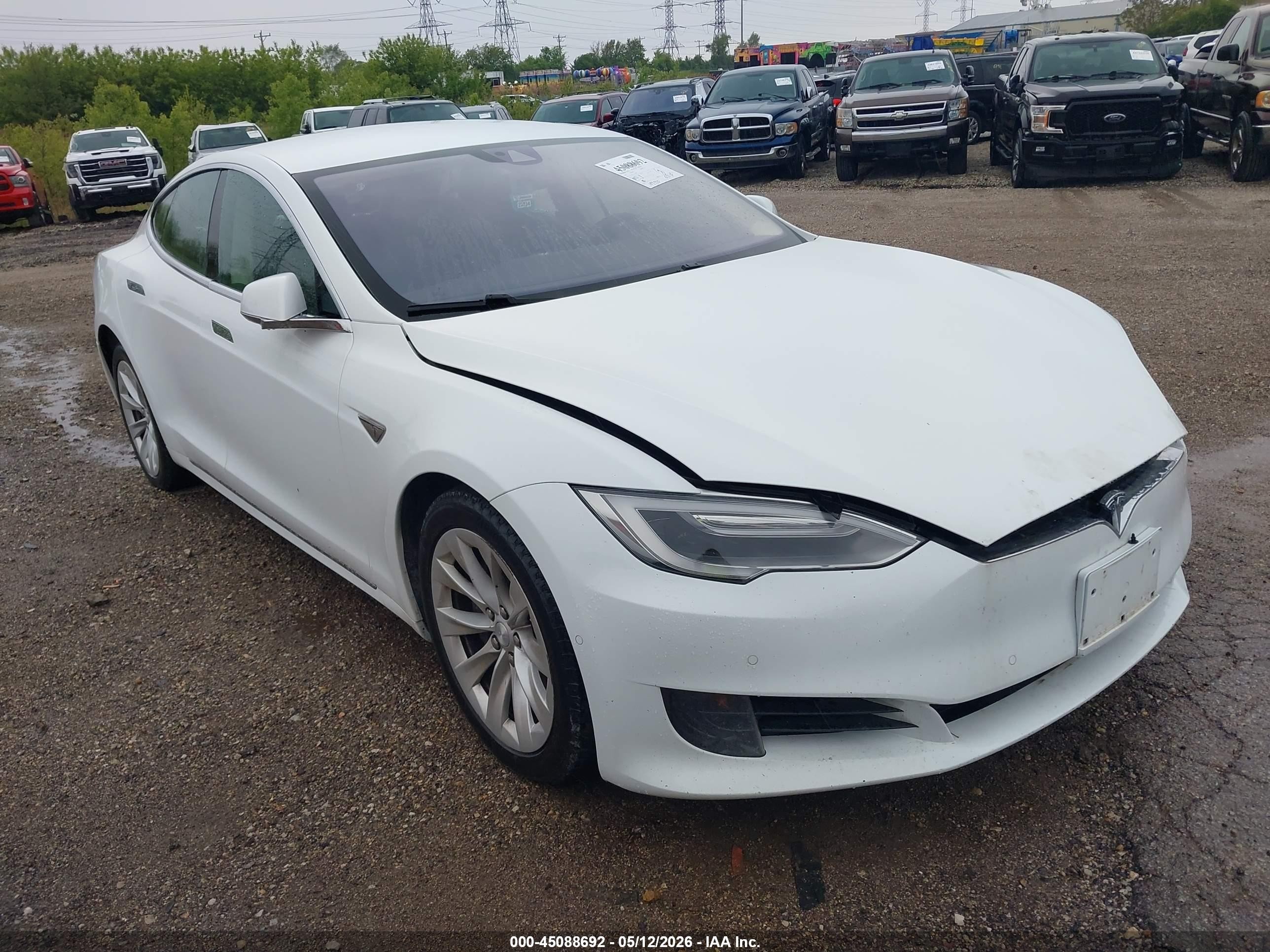 2016 Tesla Model S 70, VIN 5YJSA1E13GF159488 — Auction photo