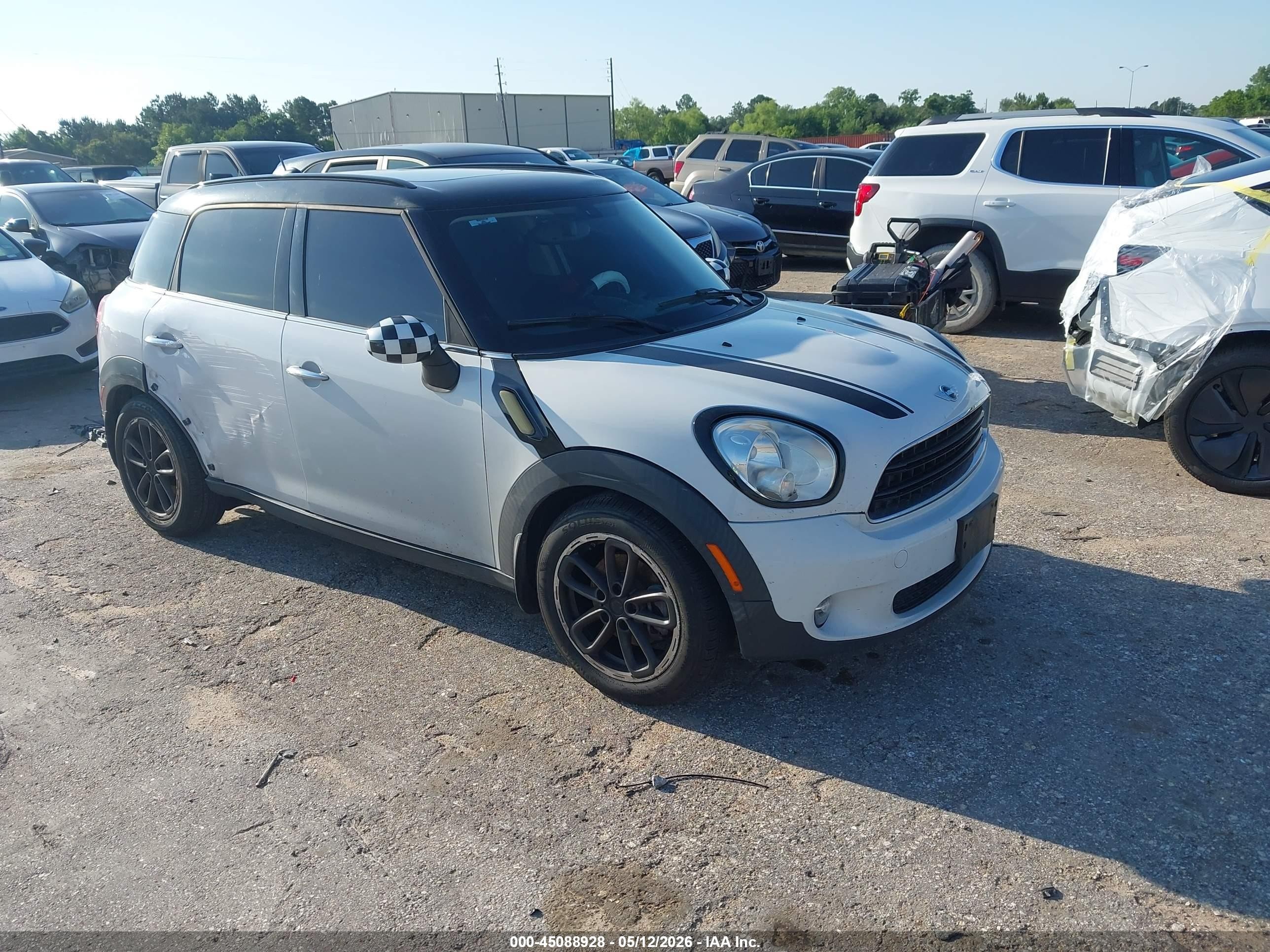 2015 MINI Countryman, VIN WMWZB3C5XFWM33094 — Normal wear