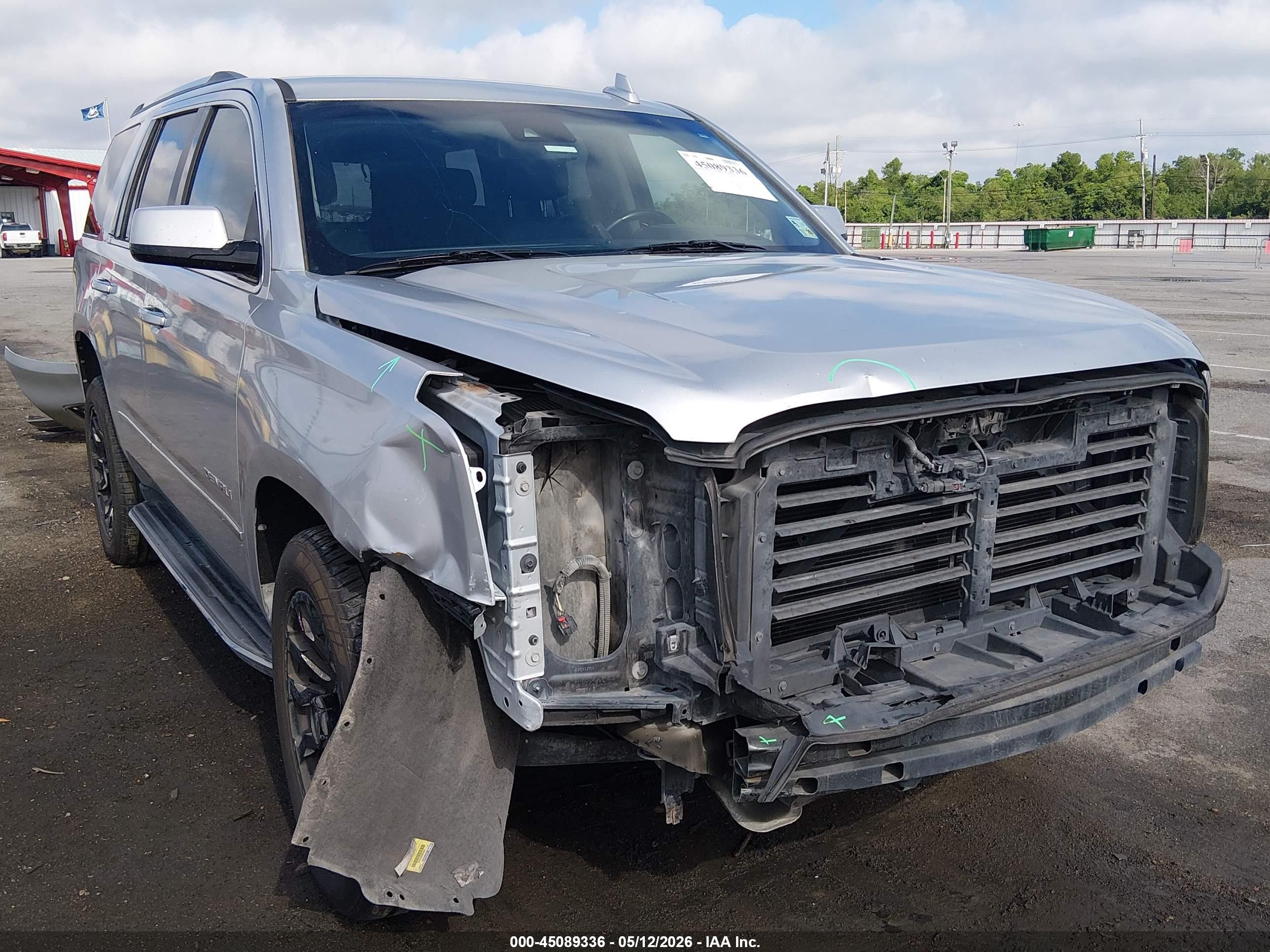 2017 GMC Yukon Denali, VIN 1GKS1CKJ0HR176992 — Front end