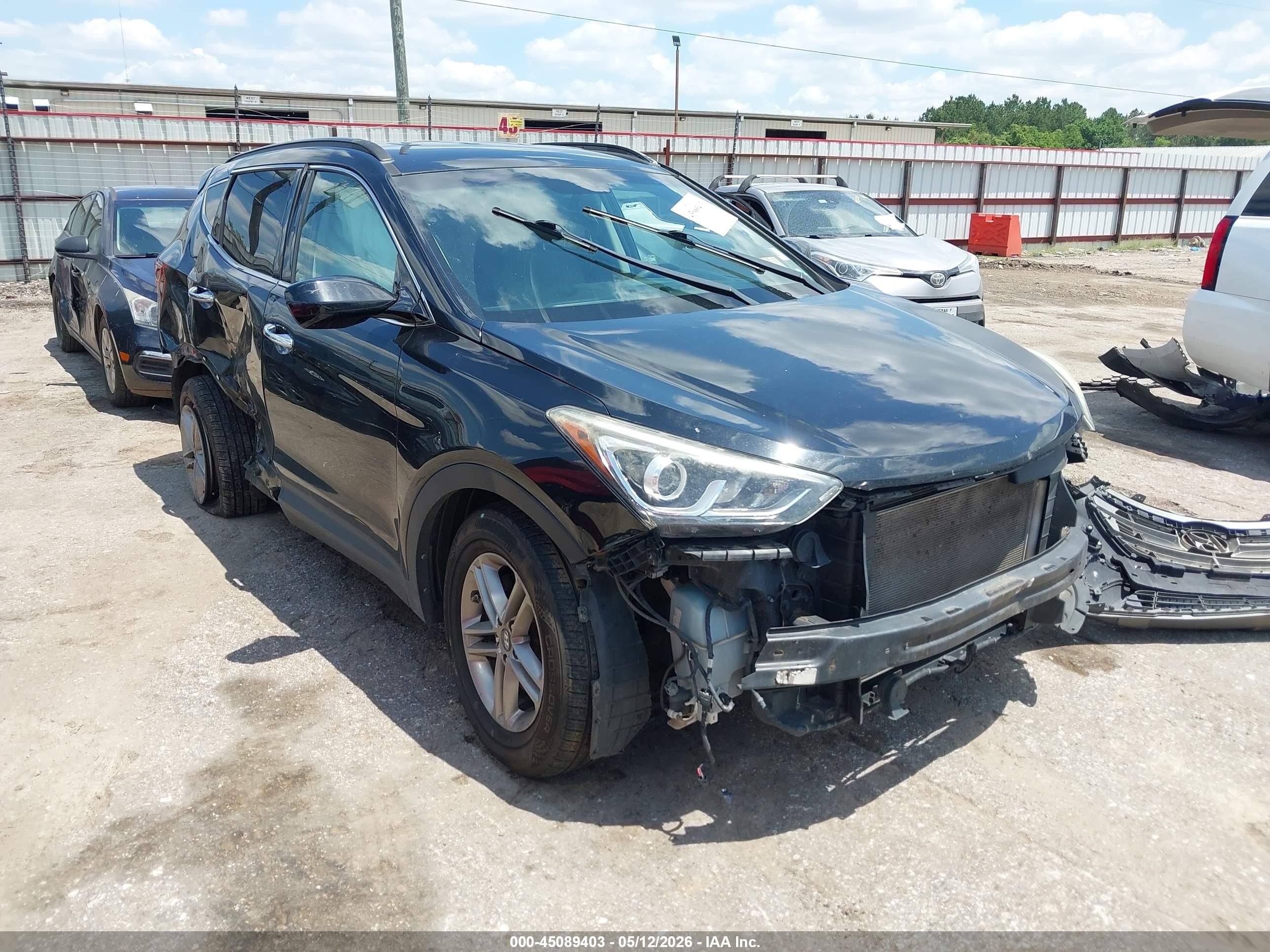 2017 Hyundai Santa Fe 2.4L, VIN 5NMZUDLB2HH033755 — Front end