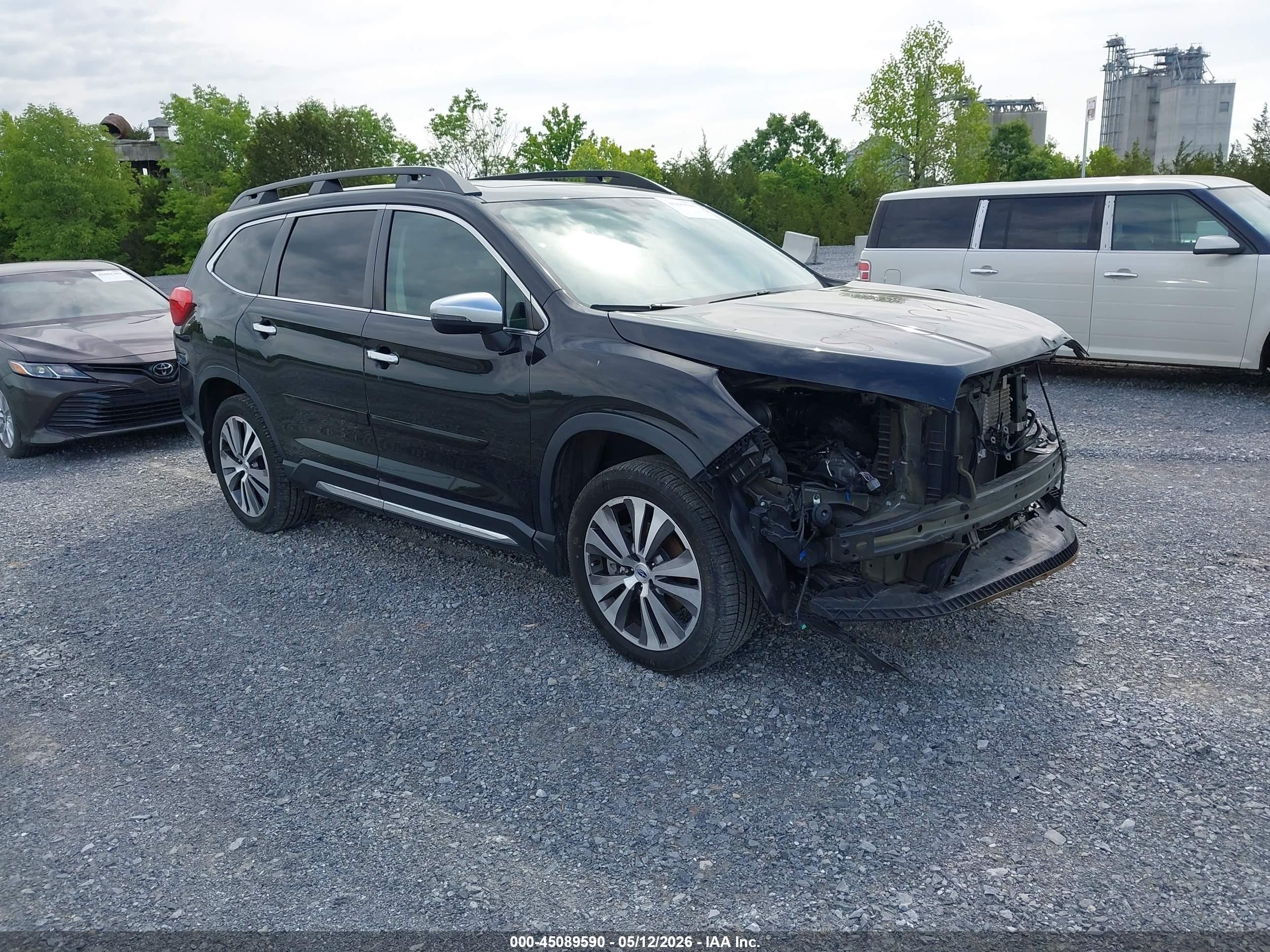 2021 Subaru Ascent Touring, VIN 4S4WMARD9M3451955 — Front end