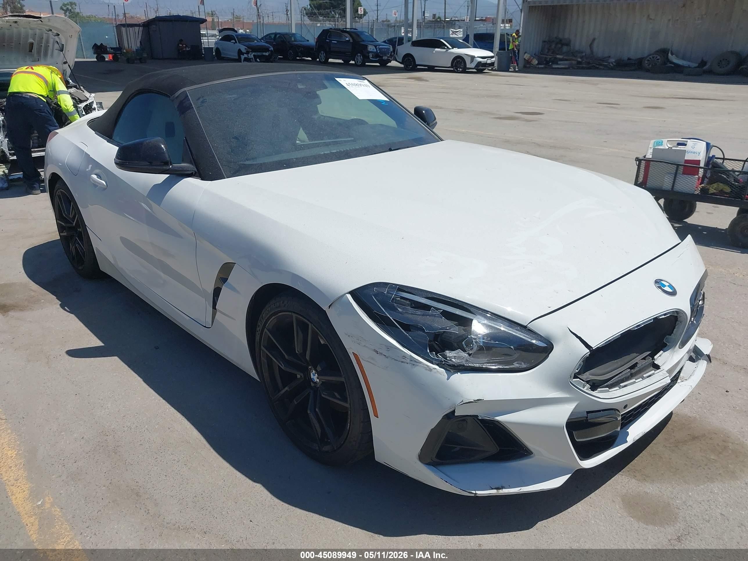 2024 BMW Z4 sDrive30i, VIN WBAHF3C03RWY33832 — Front end