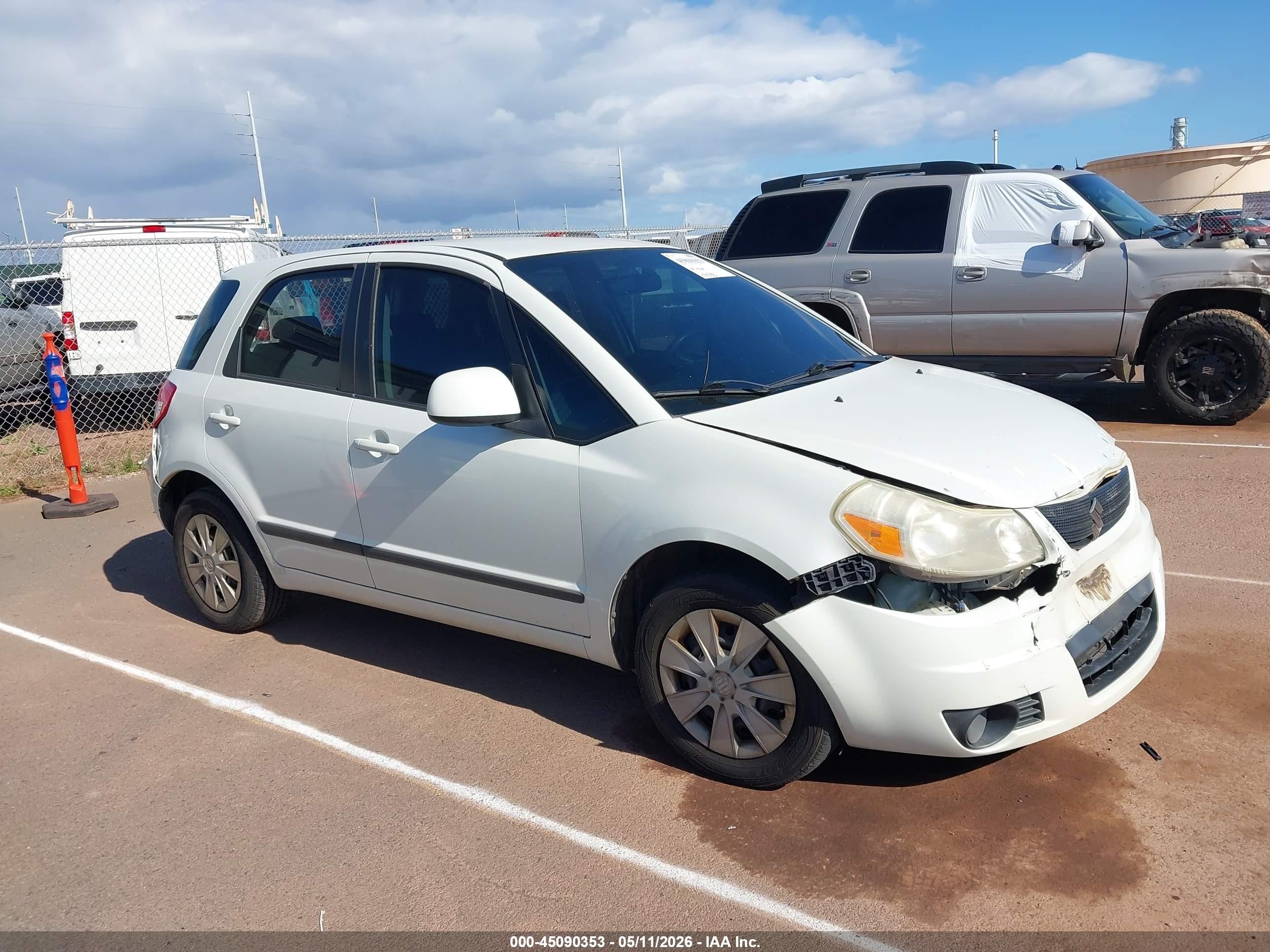 2008 Suzuki SX4, VIN JS2YA411885100592 — Перед