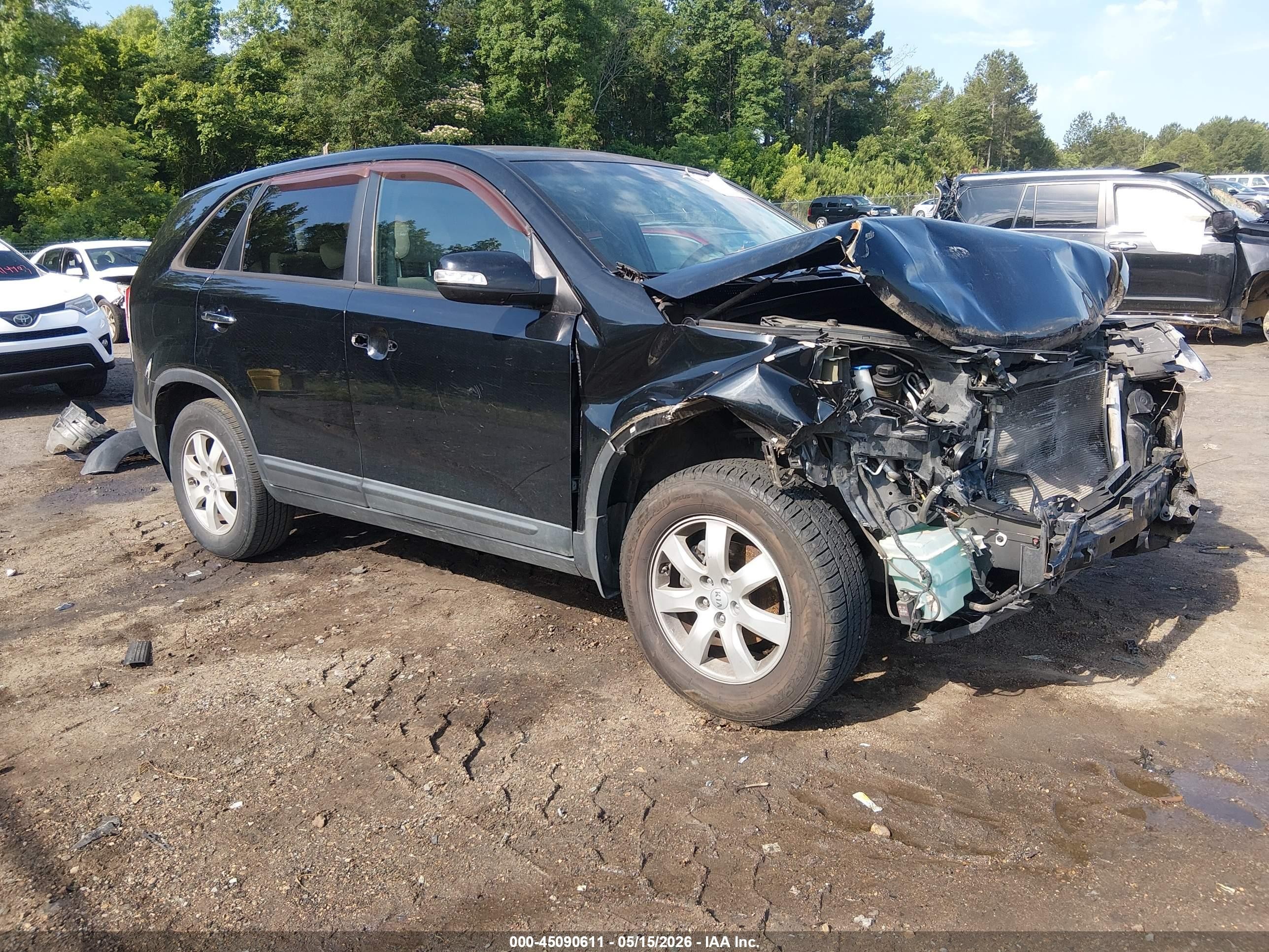 2012 Kia Sorento LX, VIN 5XYKT3A1XCG250806 — Front end