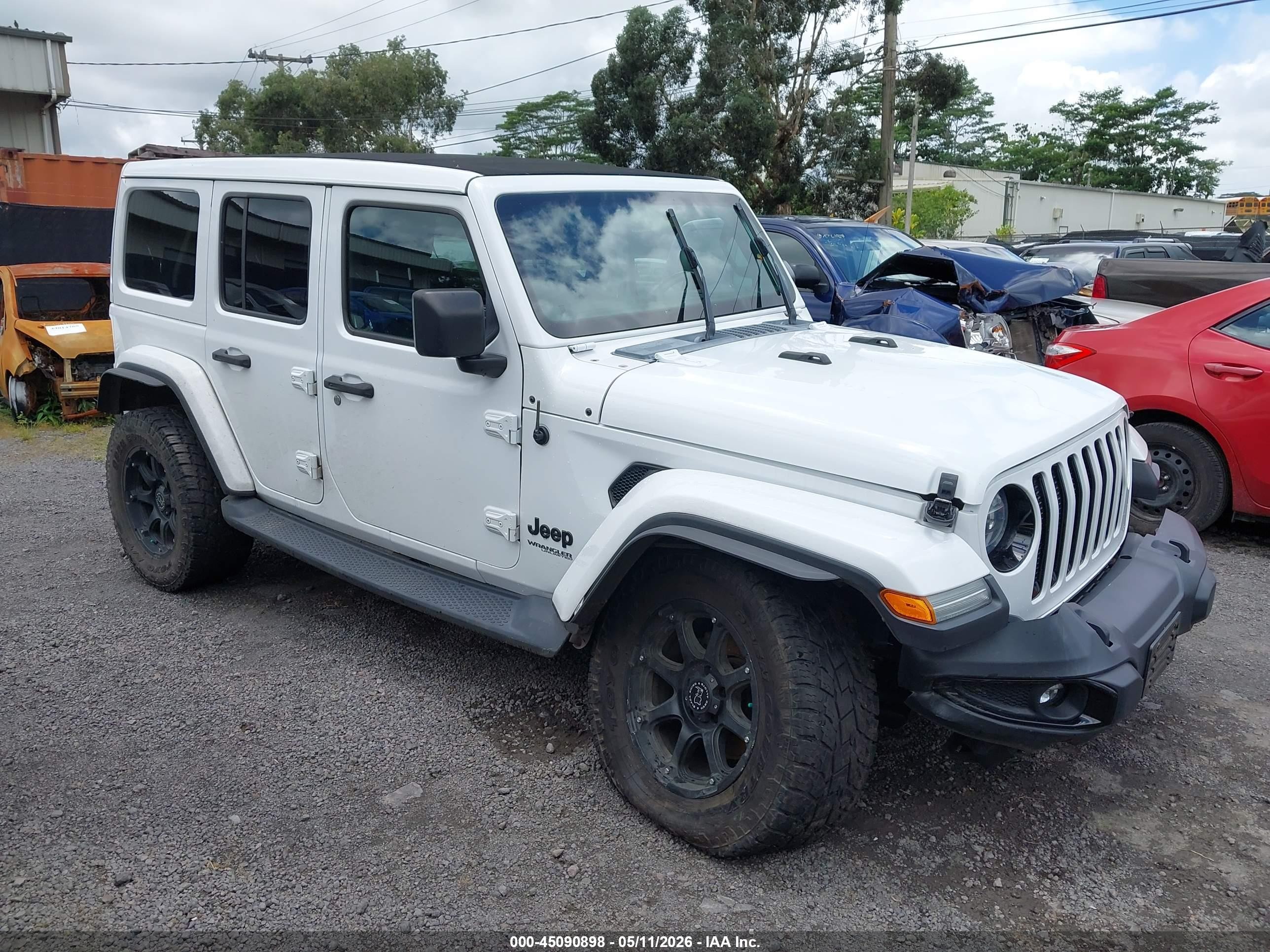 2019 Jeep Wrangler Unlimited Sahara, VIN 1C4HJXEG8KW675299 — Undercarriage