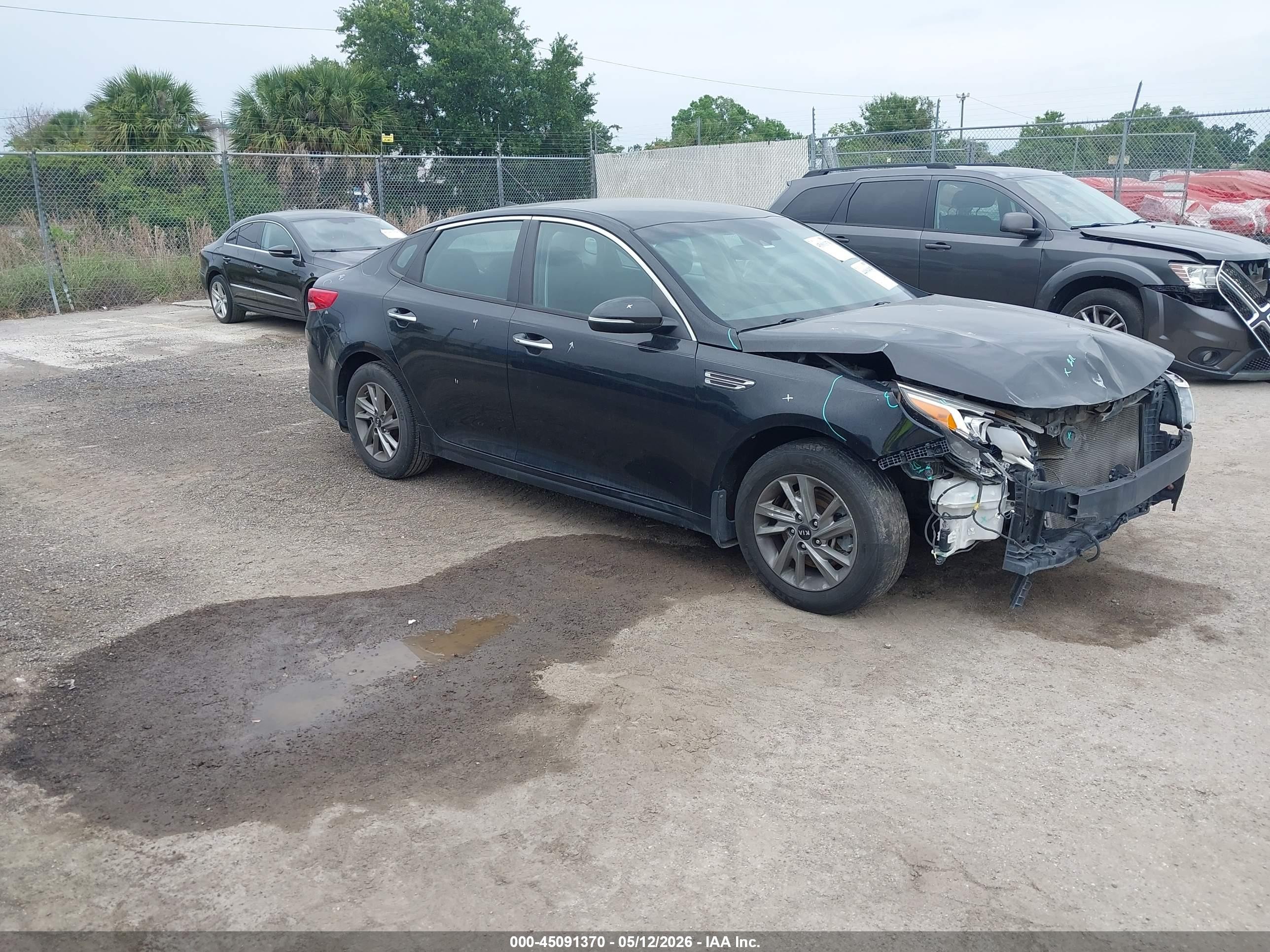 2019 Kia Optima LX, VIN 5XXGT4L34KG302721 — Front end