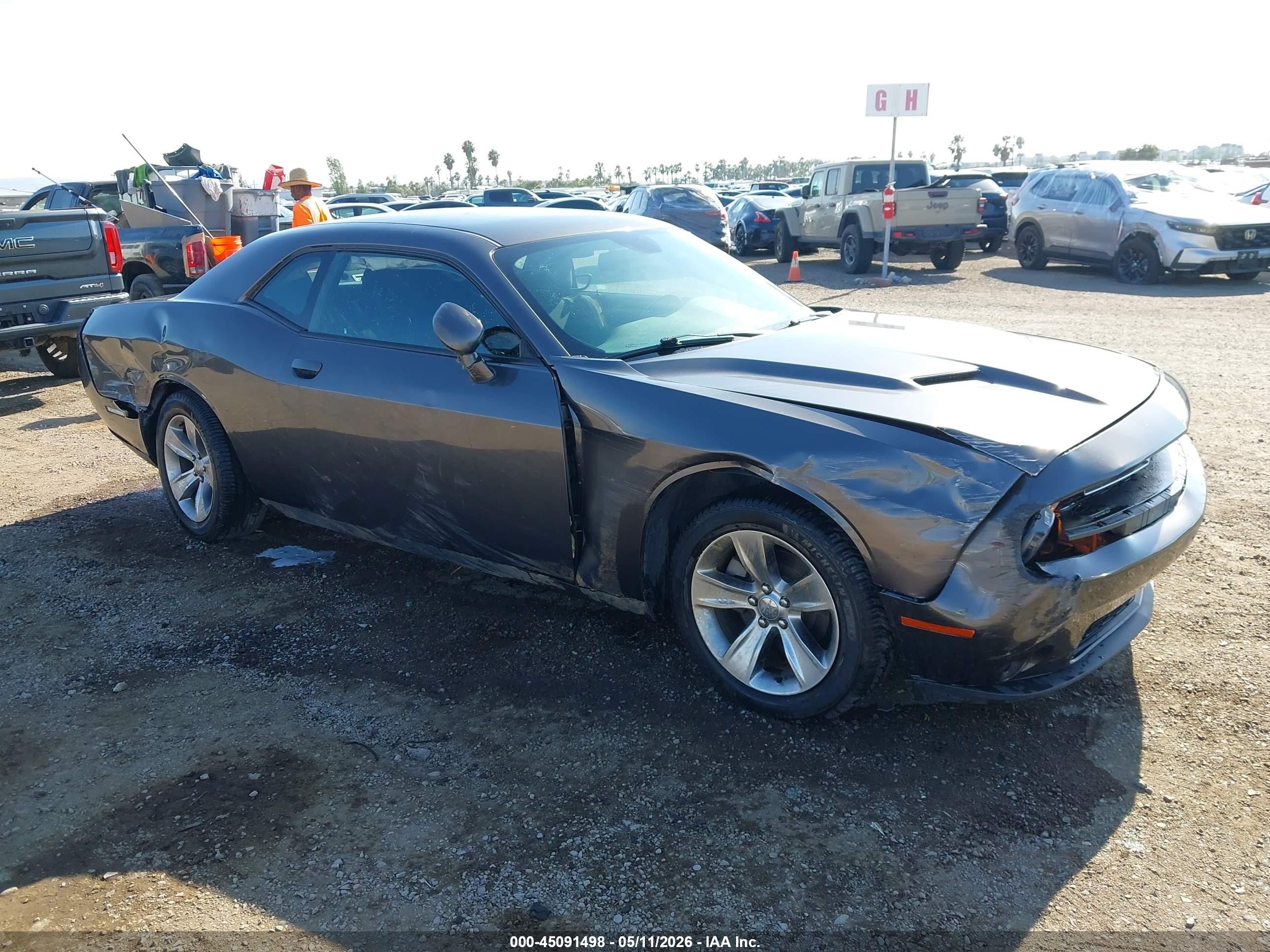 2017 Dodge Challenger SXT Plus, VIN 2C3CDZAG5HH629184 — Side