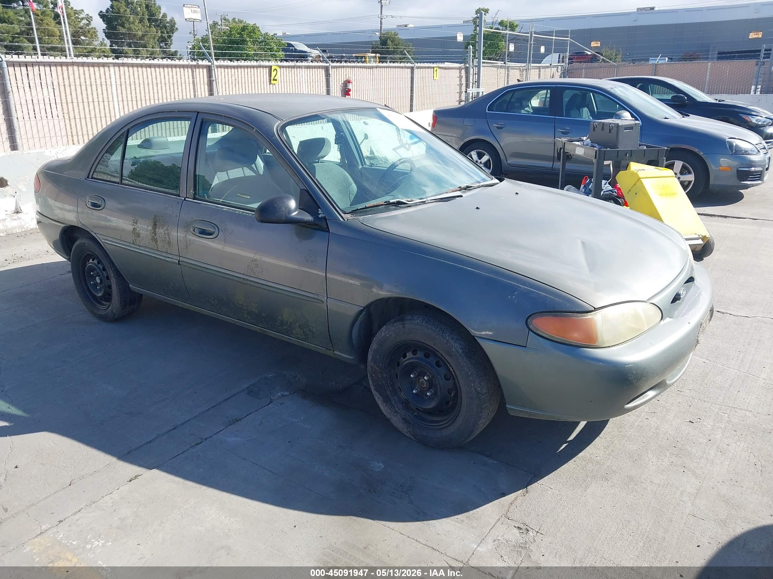 1998 Ford Escort SE, VIN 1FAFP13P8WW206649 — Normal wear