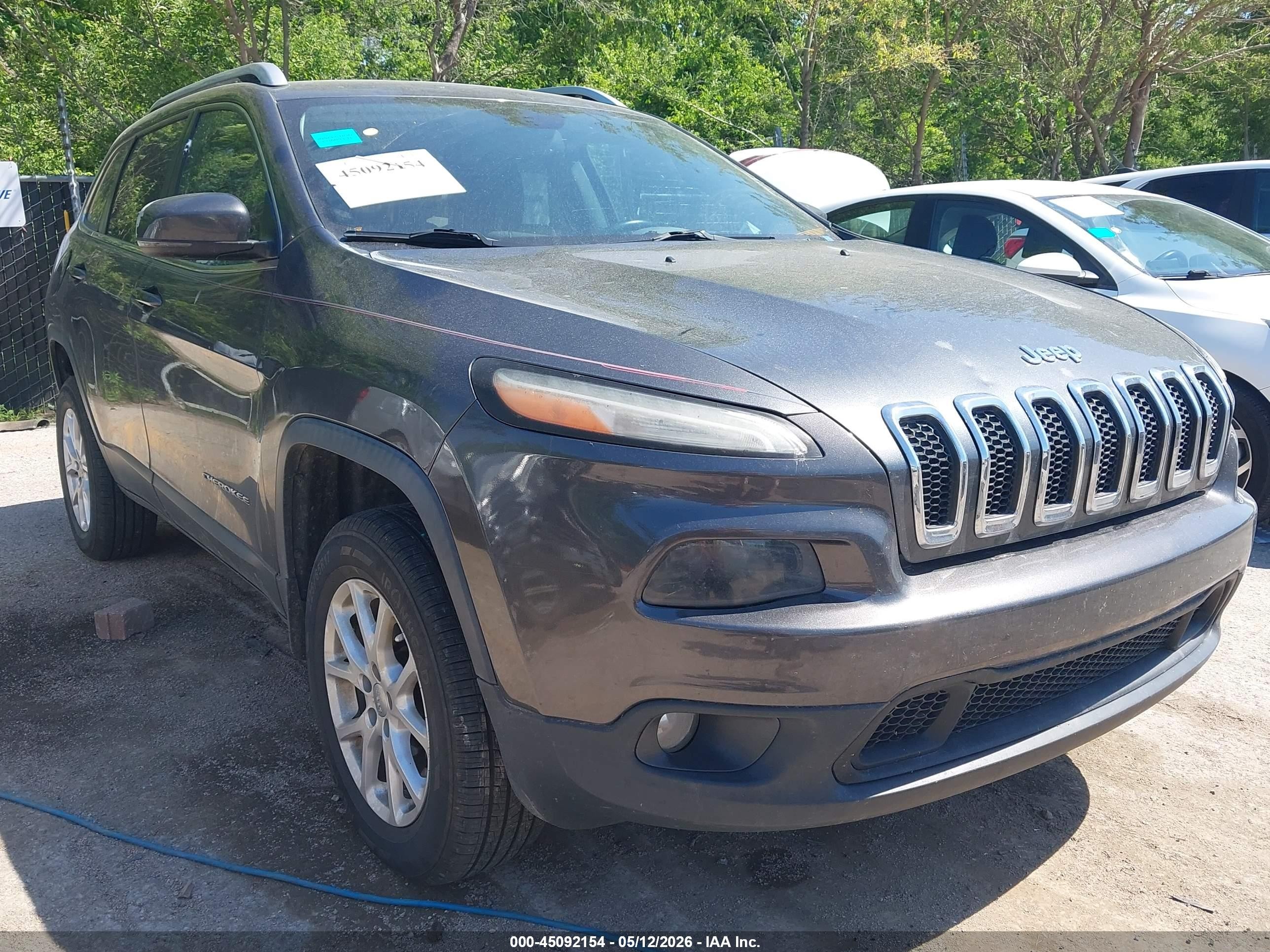 2015 Jeep Cherokee Latitude, VIN 1C4PJMCS6FW601595 — Град