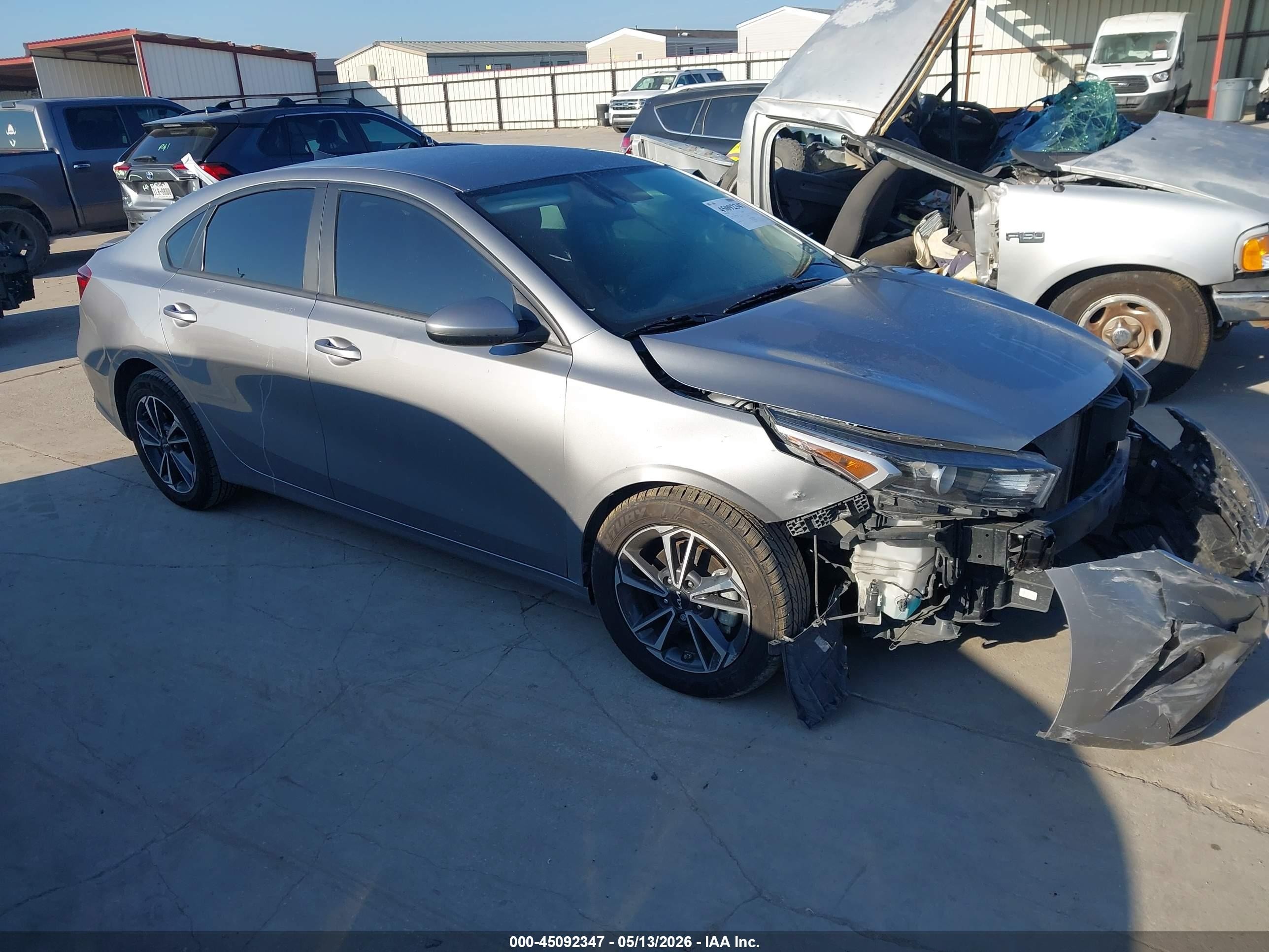 2023 Kia Forte LXS, VIN 3KPF24AD3PE692642 — Side