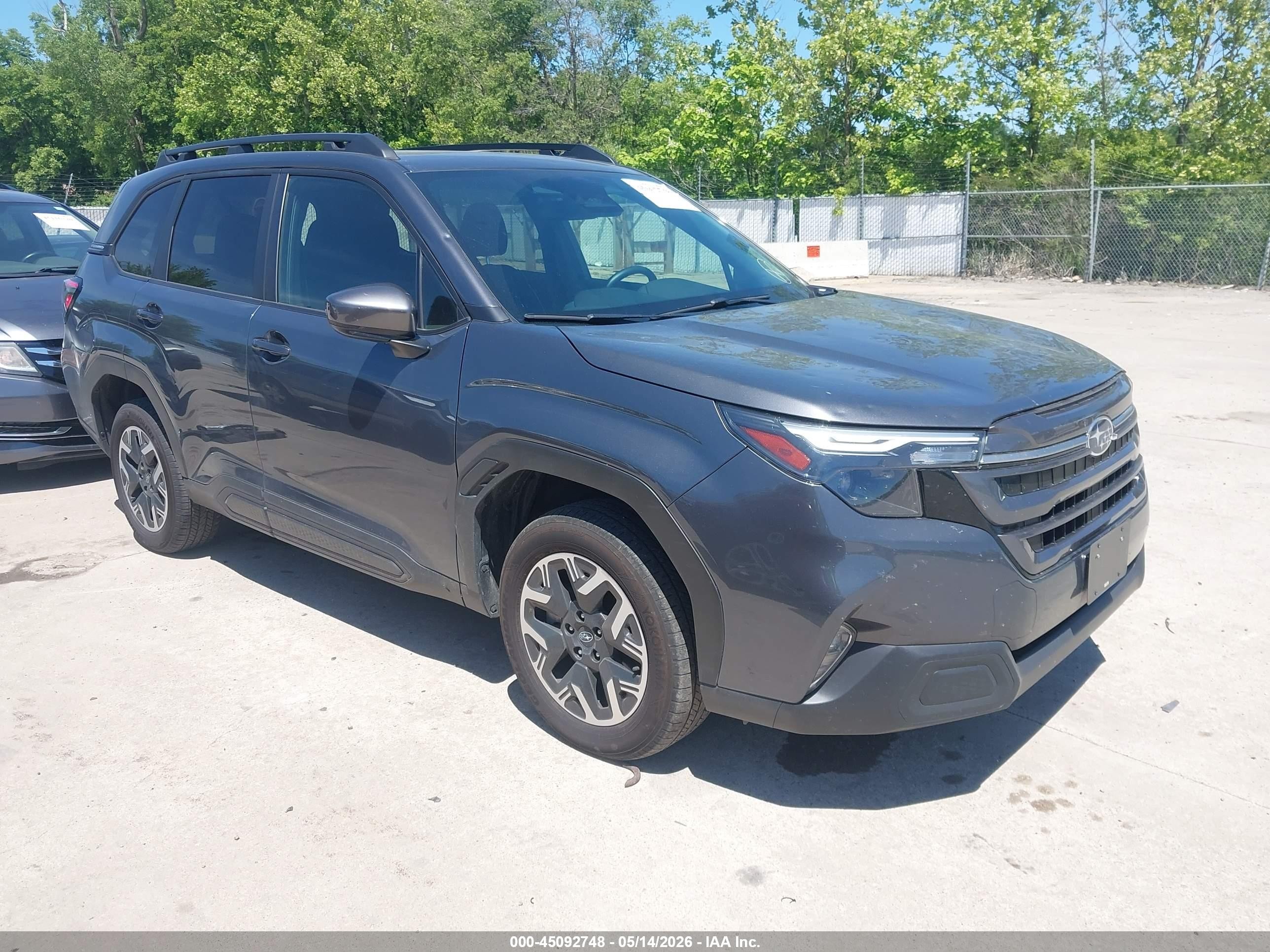 2025 Subaru Forester Premium, VIN JF2SLDDC8SH562925 — Град