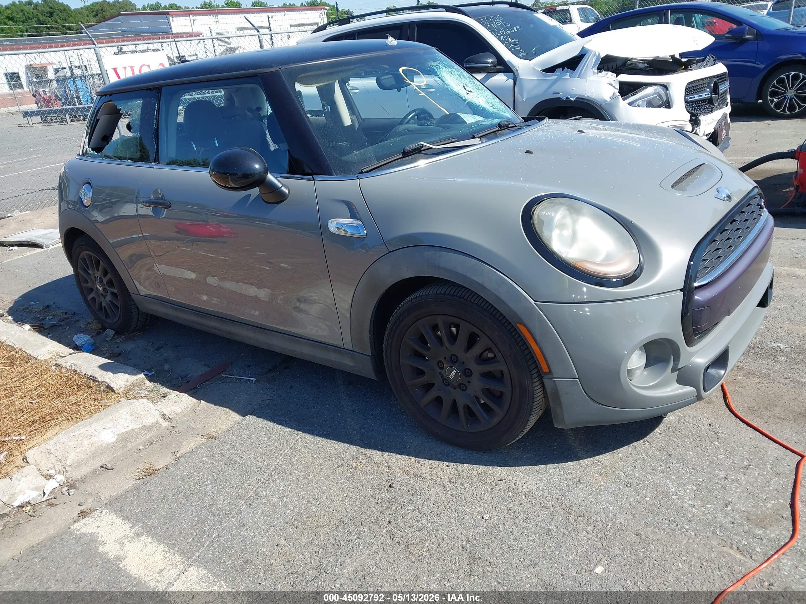 2014 MINI Hardtop S, VIN WMWXM7C51ET970672 — Вандализм