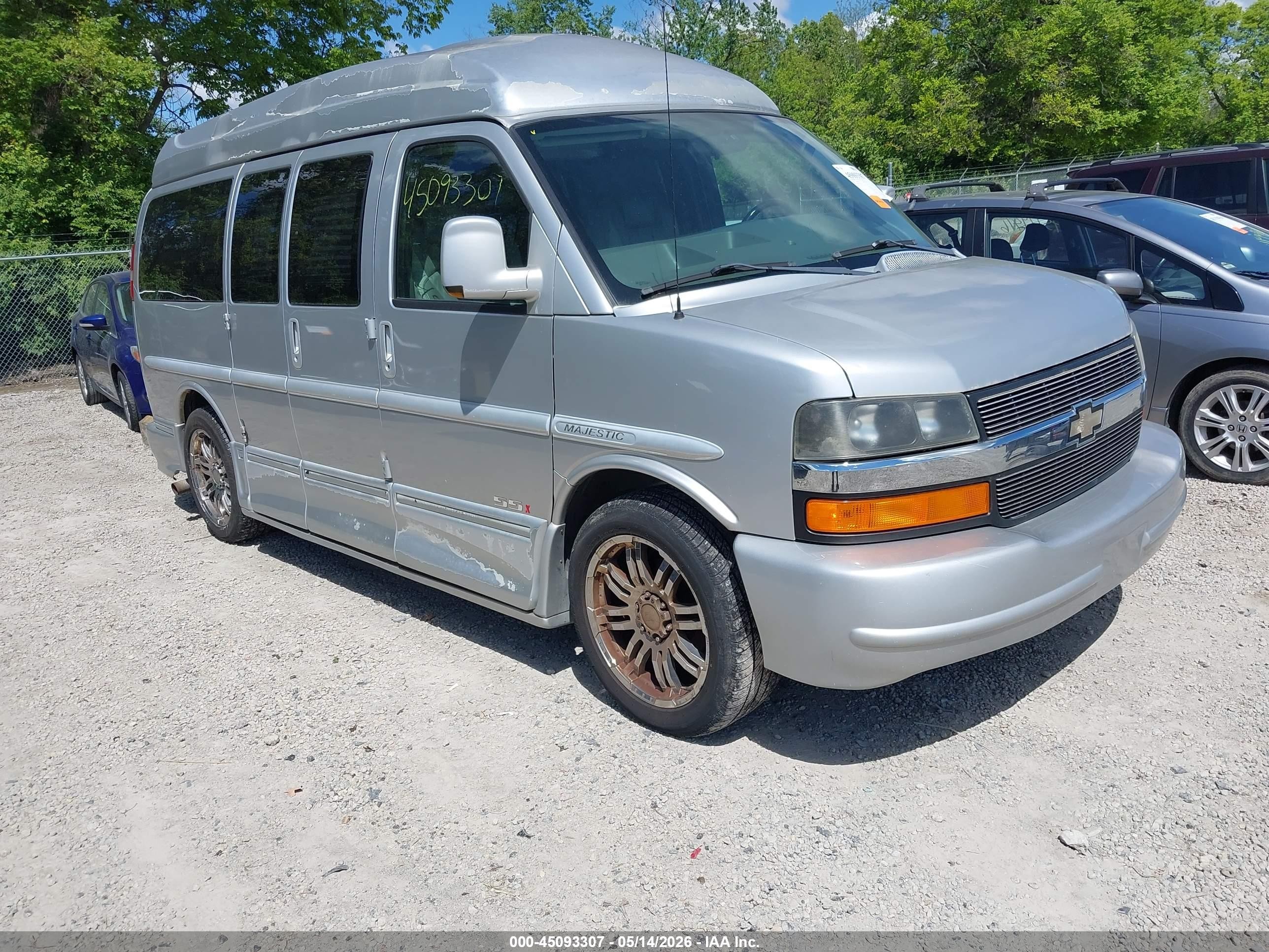2011 Chevrolet Express 1500, VIN 1GBSHDC43B1187954 — Normal wear