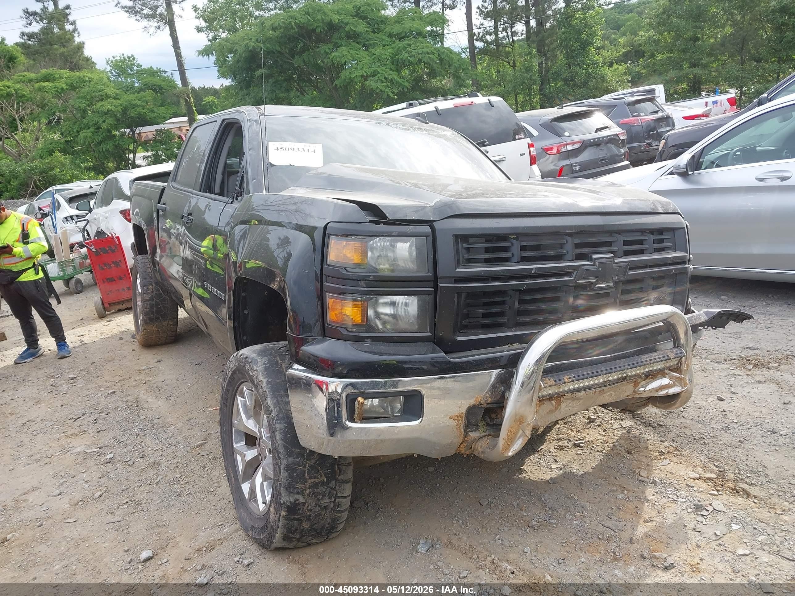 2014 Chevrolet Silverado 1500 LT, VIN 3GCUKREC3EG178779 — Rollover