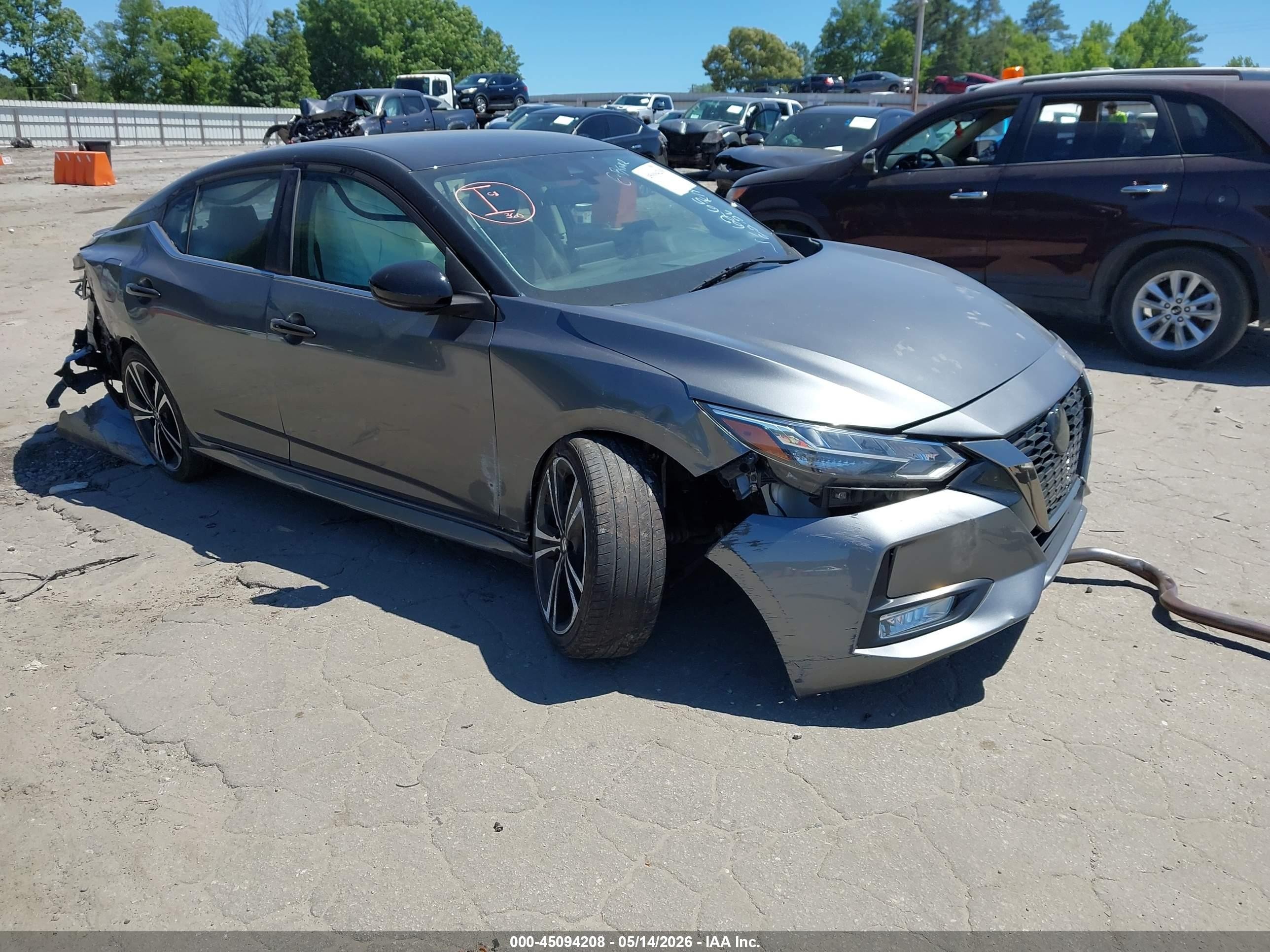 2020 Nissan Sentra SR, VIN 3N1AB8DV9LY256265 — Перед