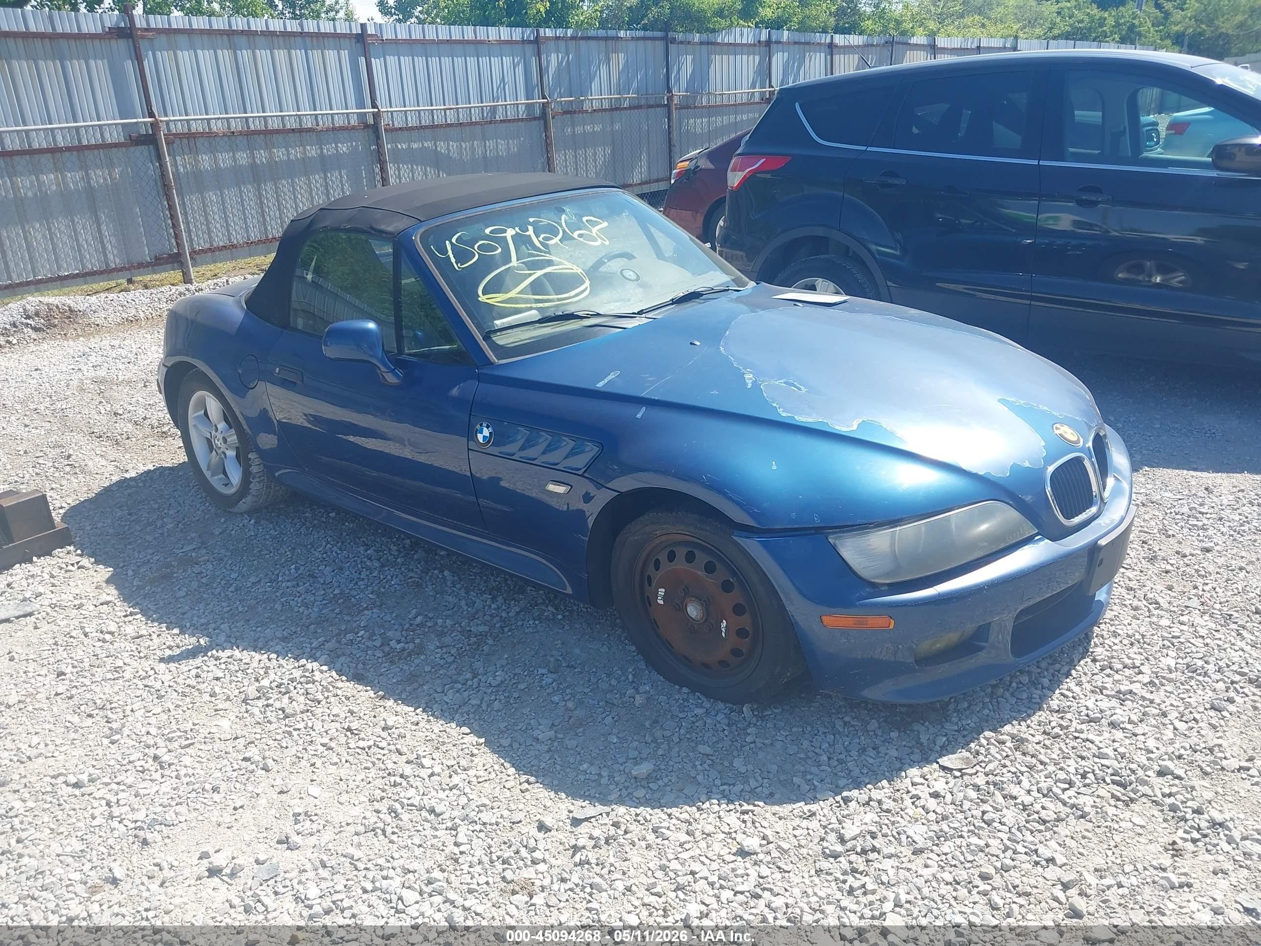2001 BMW Z3 2.5, VIN WBACN33401LM00443 — Normal wear