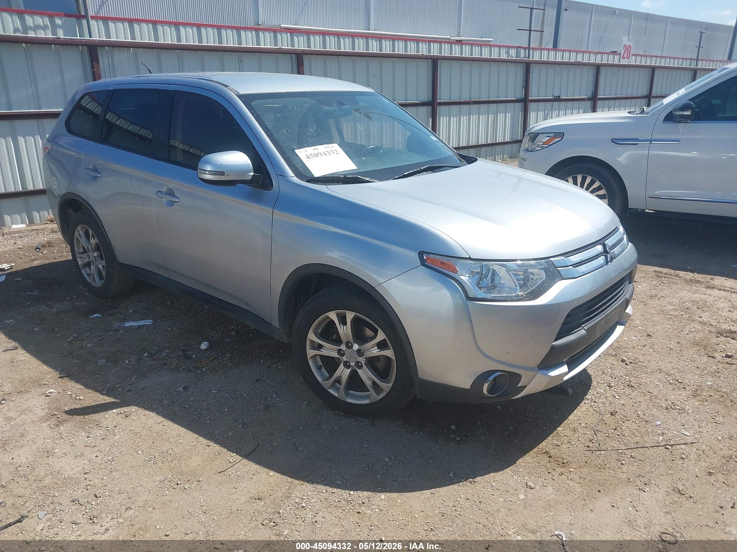 2015 Mitsubishi Outlander SE, VIN JA4AD3A34FZ005770 — Undercarriage