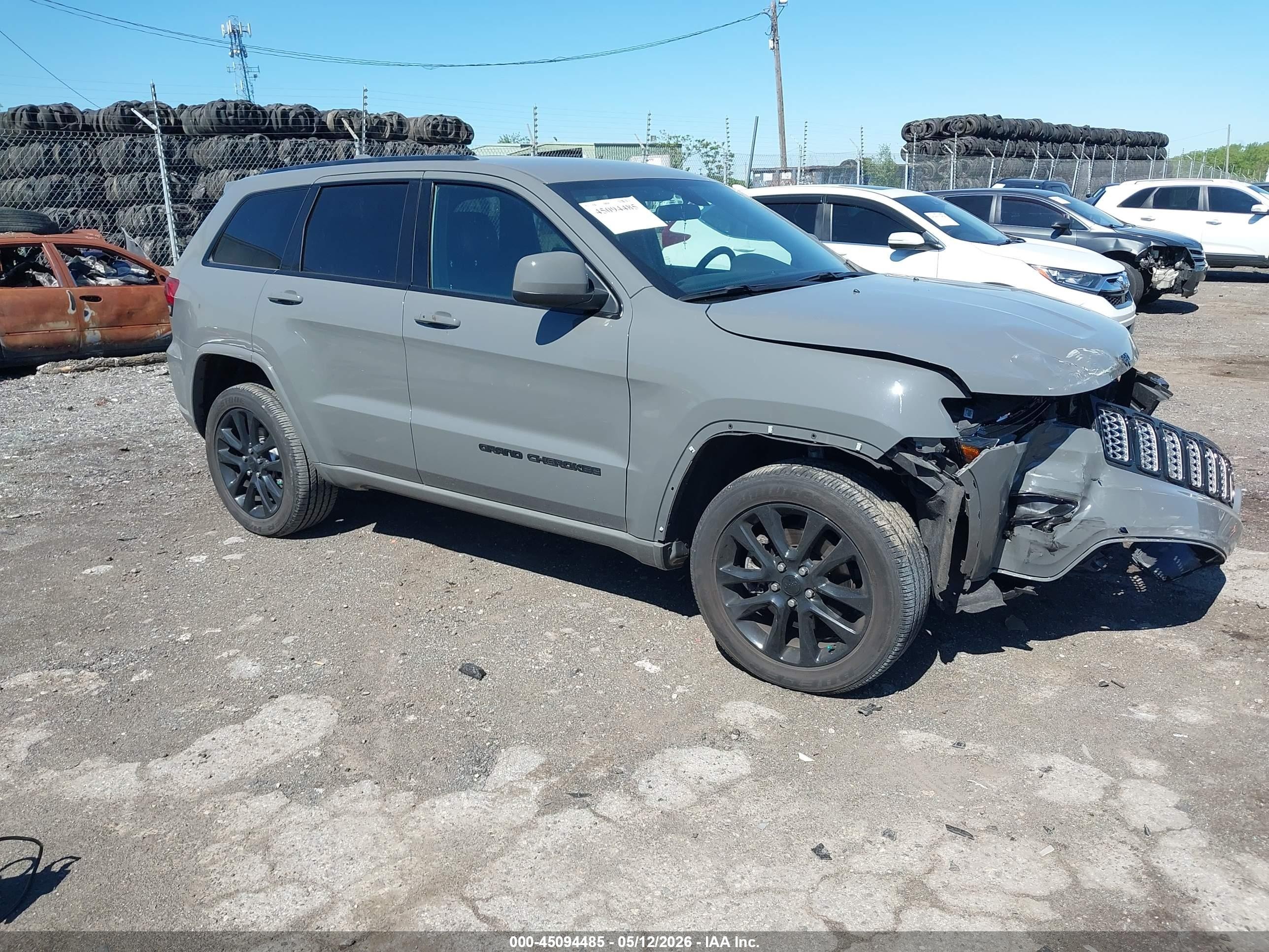 2021 Jeep Grand Cherokee Laredo X, VIN 1C4RJFAG7MC856516 — Front end