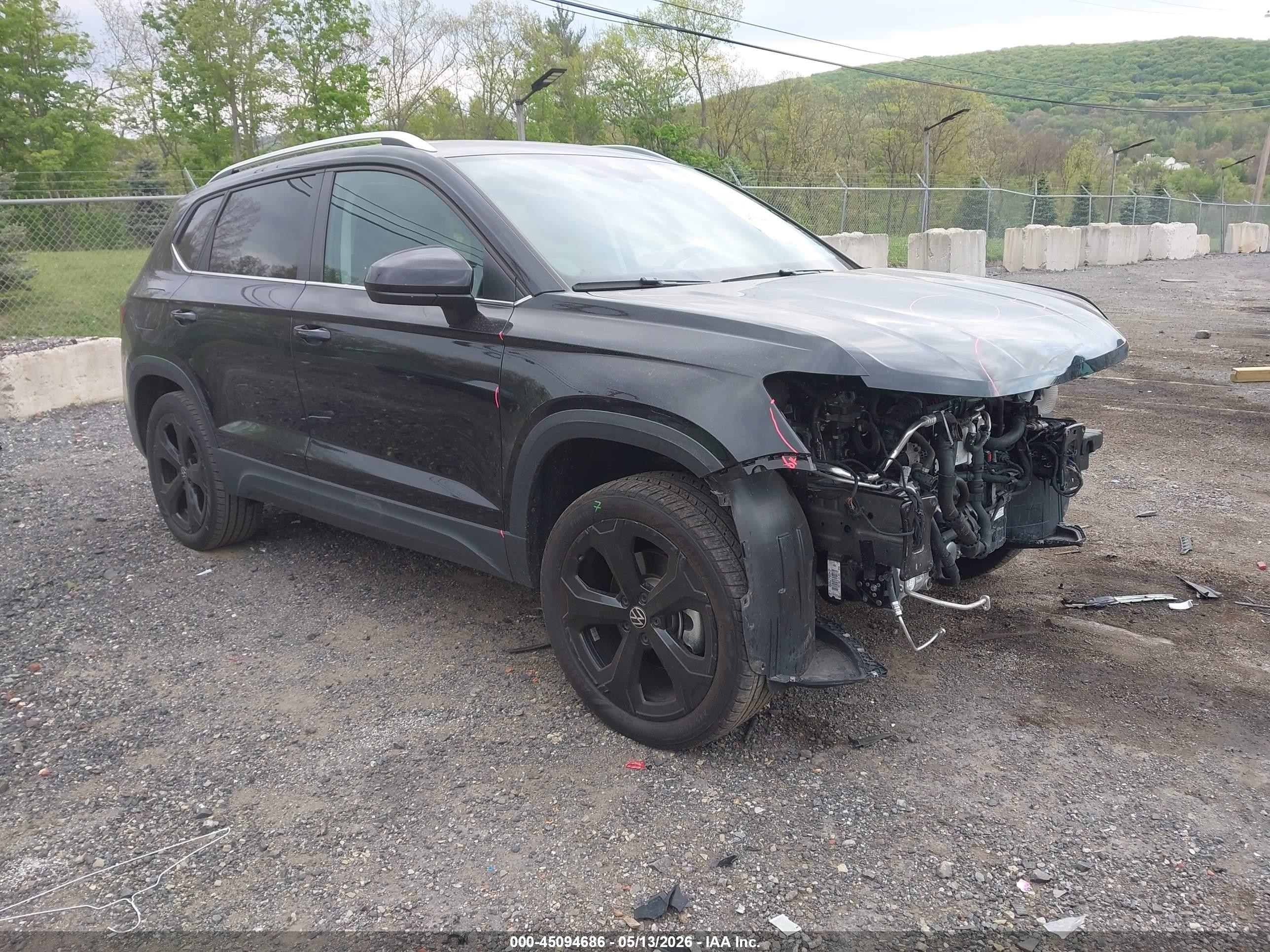 2025 Volkswagen Taos SEL, VIN 3VV4C7B27SM034471 — Front end