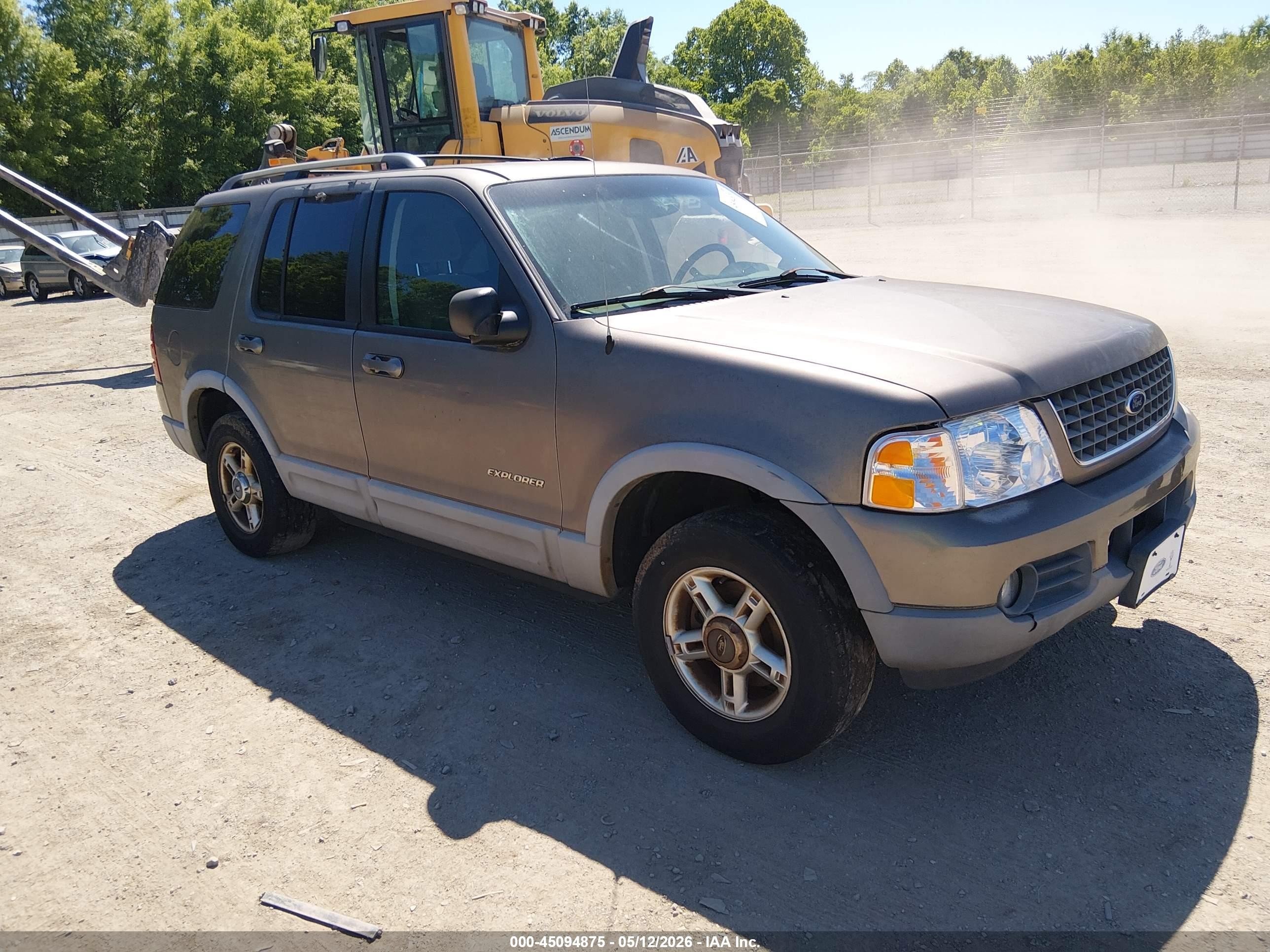 2002 Ford Explorer XLT, VIN 1FMZU73E42UC71811 — Normal wear