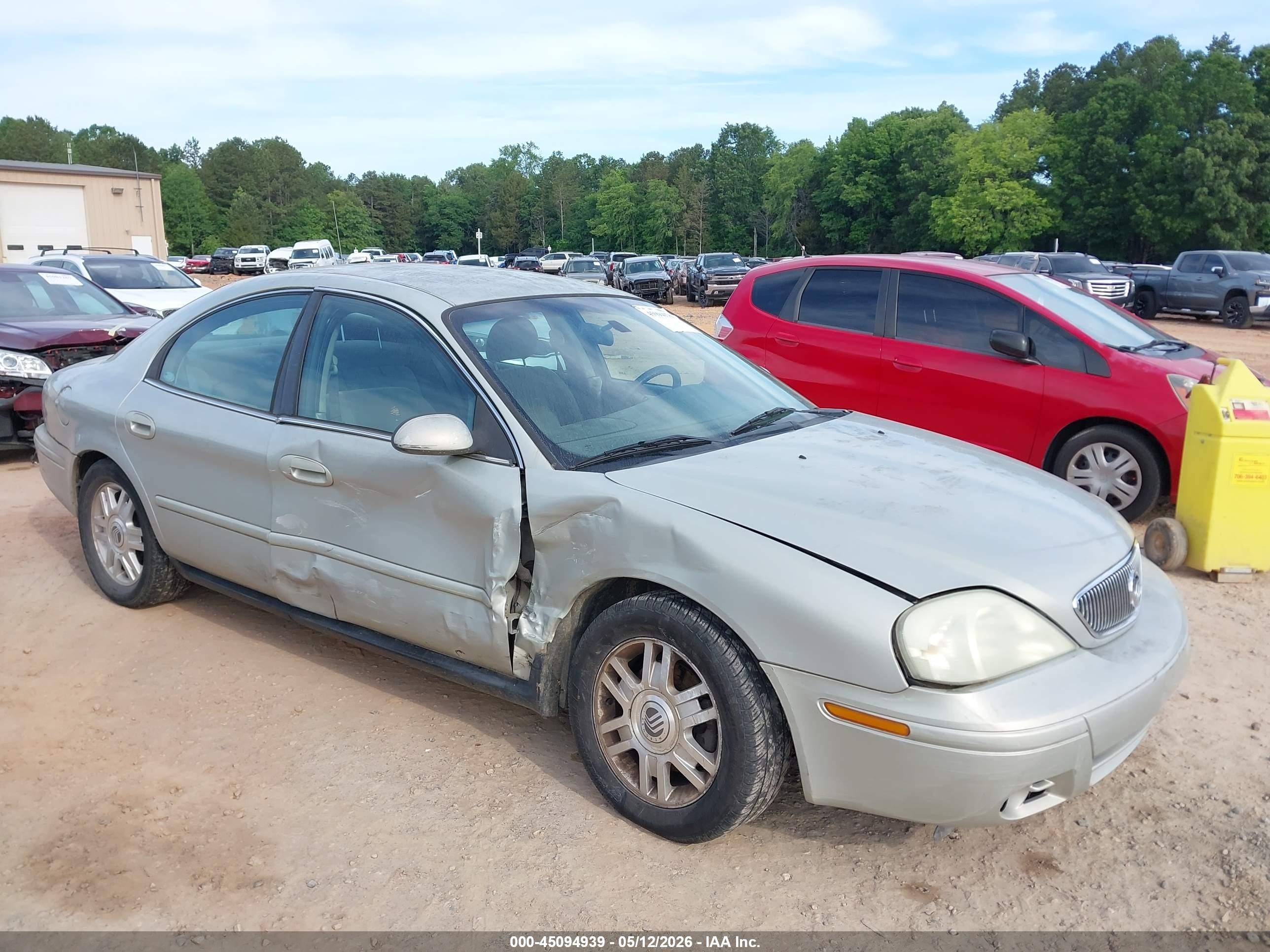 2004 Mercury Sable GS, VIN 1MEFM50U94A604501 — Side