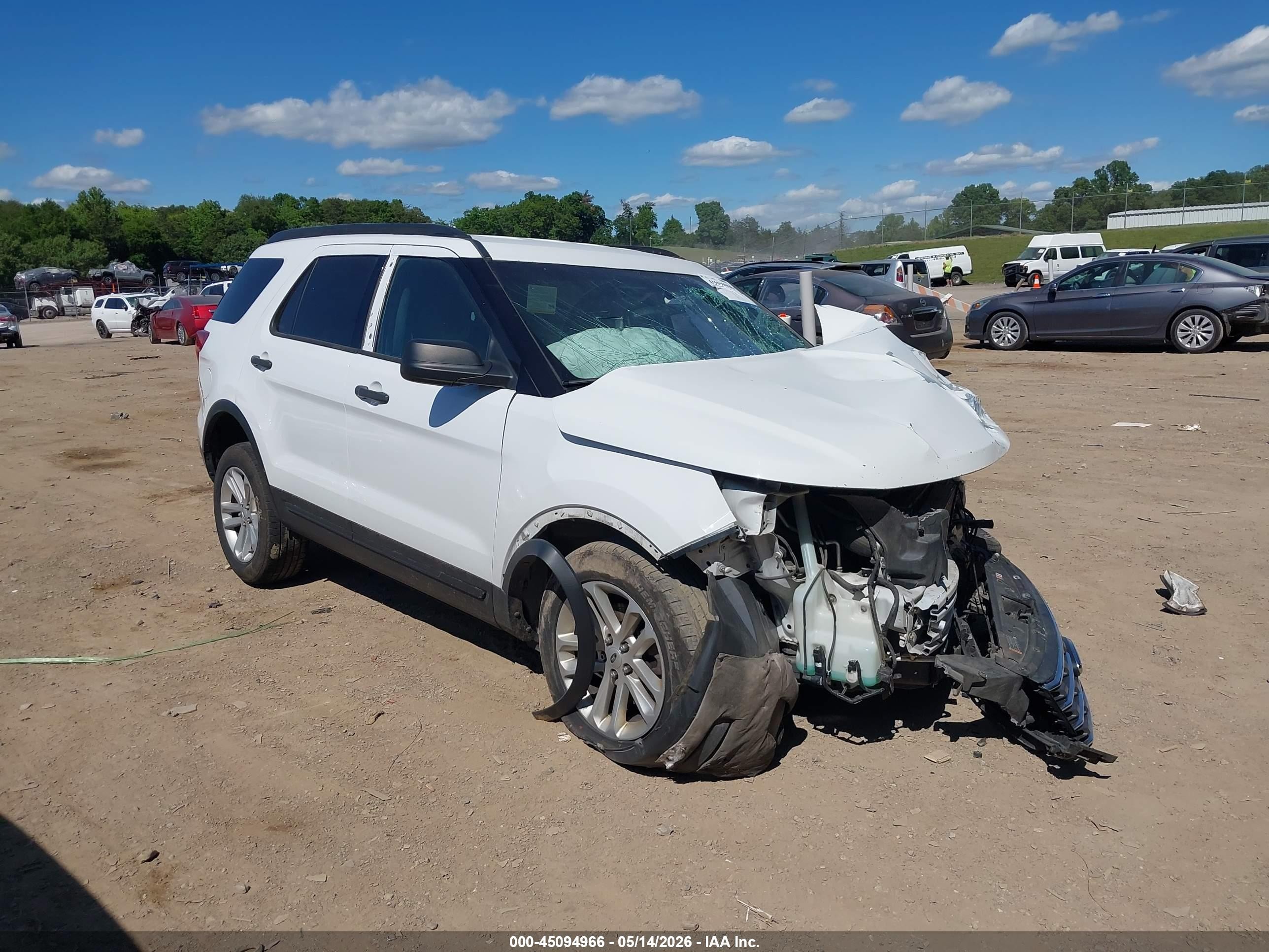 2017 Ford Explorer, VIN 1FM5K7BH8HGC36485 — Front end