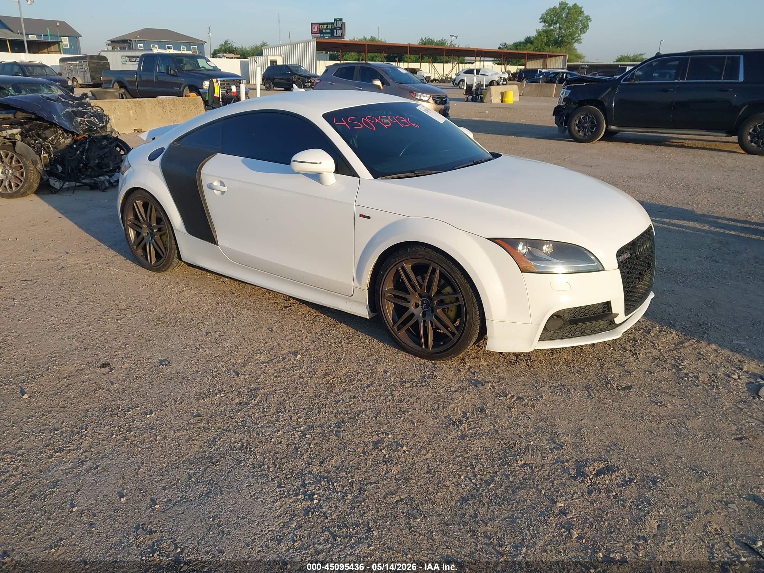 2014 Audi TT 2.0T, VIN TRUBFAFK4E1008003 — Перед