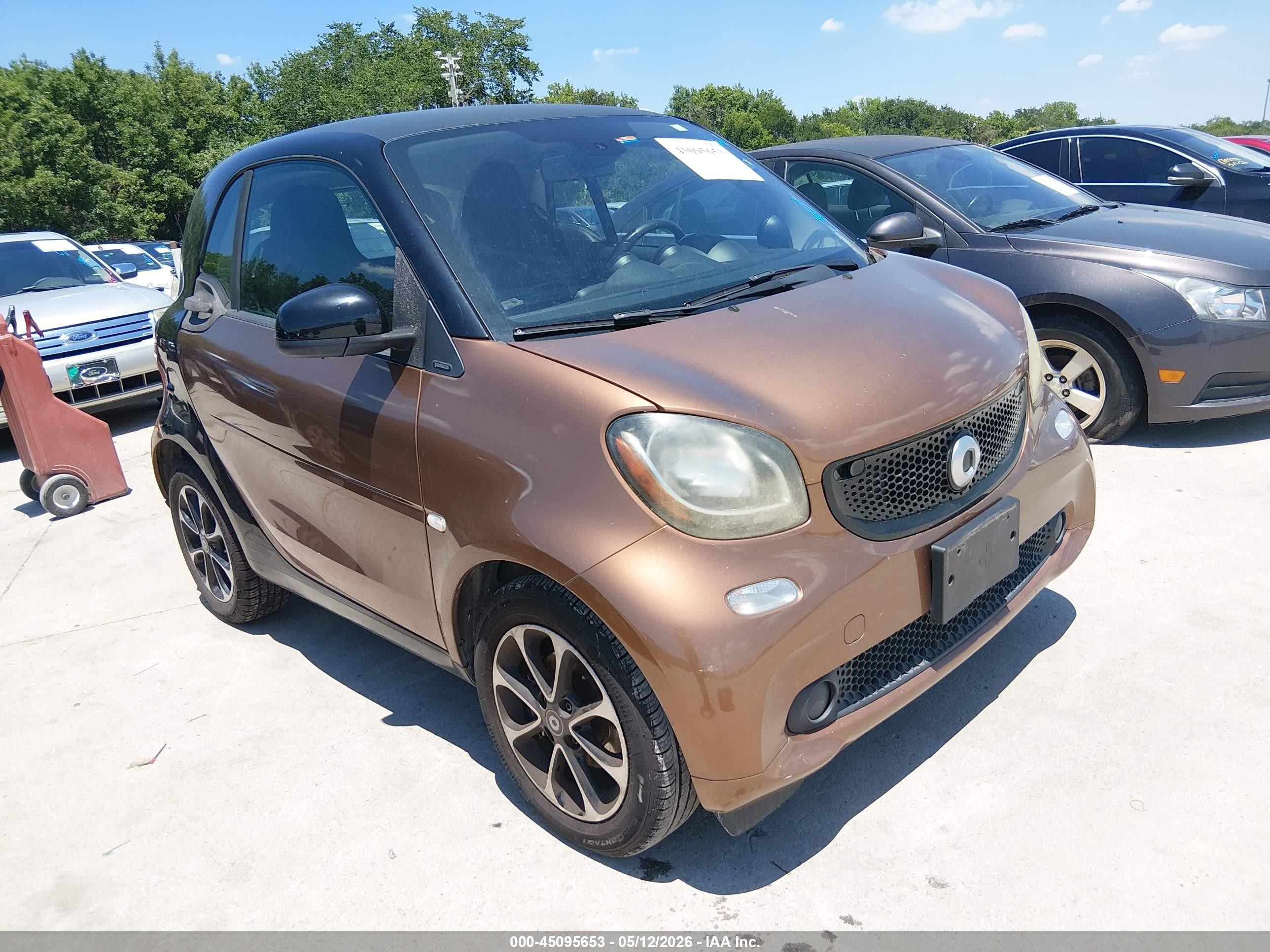 2016 Smart fortwo Pure, VIN WMEFJ5DA4GK062329 — Normal wear
