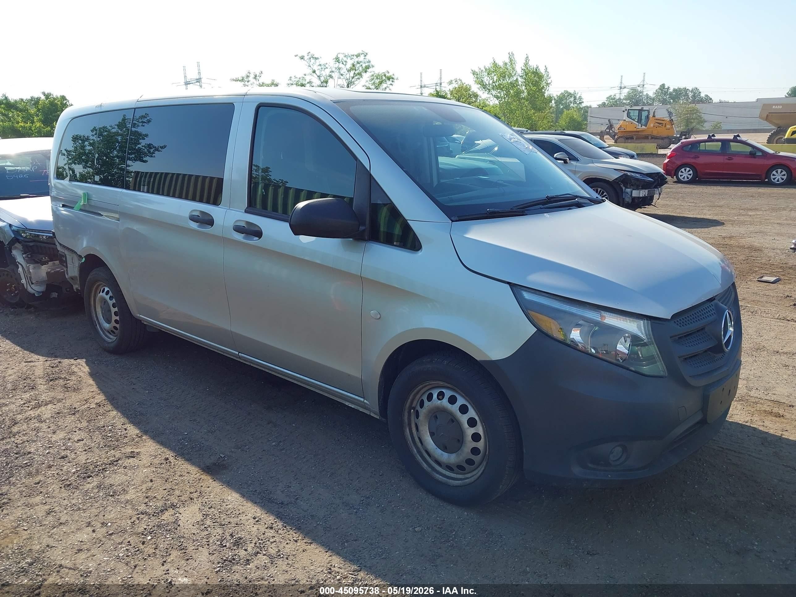 2016 Mercedes-Benz Metris Passenger, VIN WD4PG2EE1G3102223 — Зад