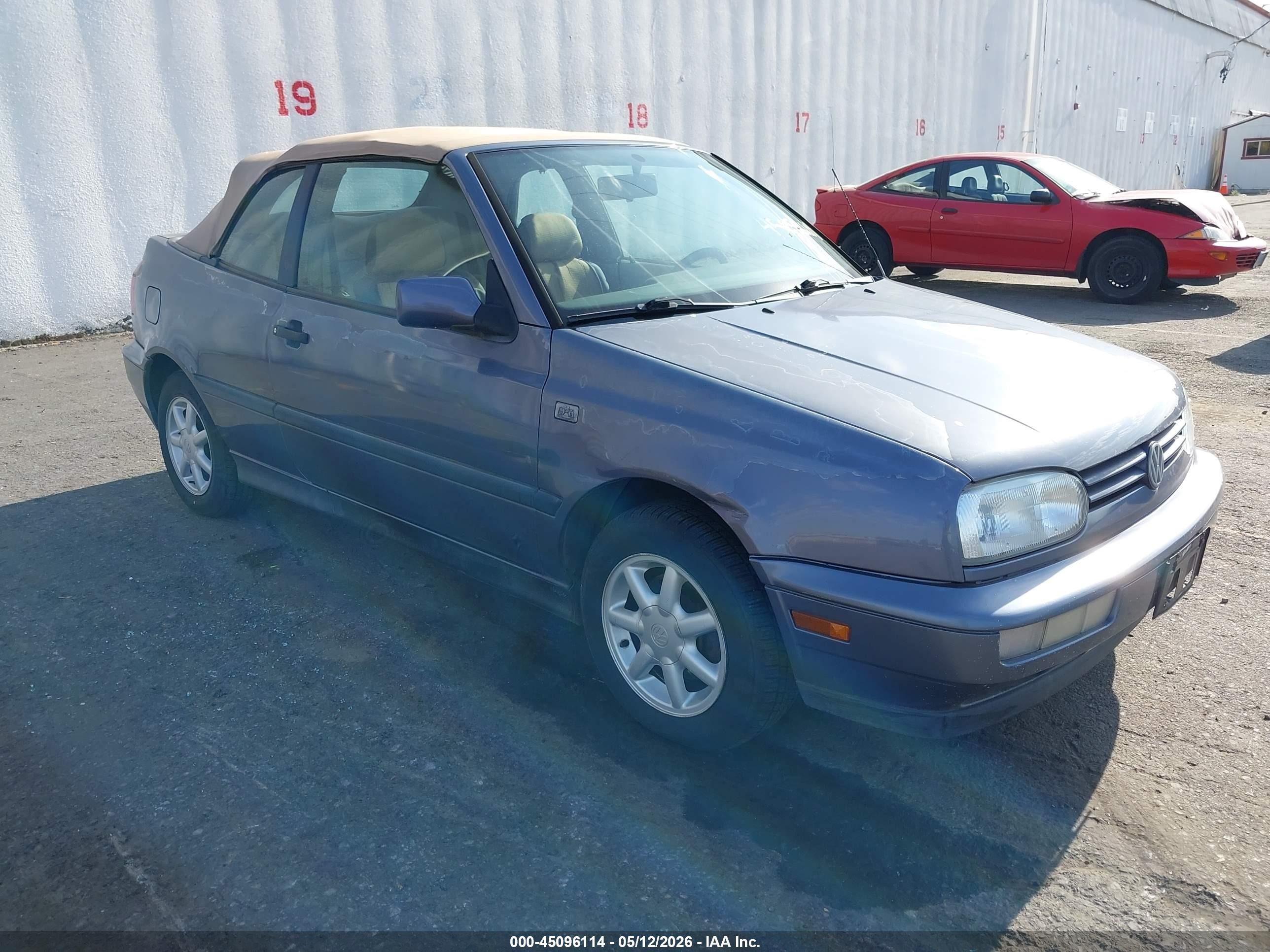 1995 Volkswagen Cabriolet, VIN WVWBC81E6SK000018 — Normal wear