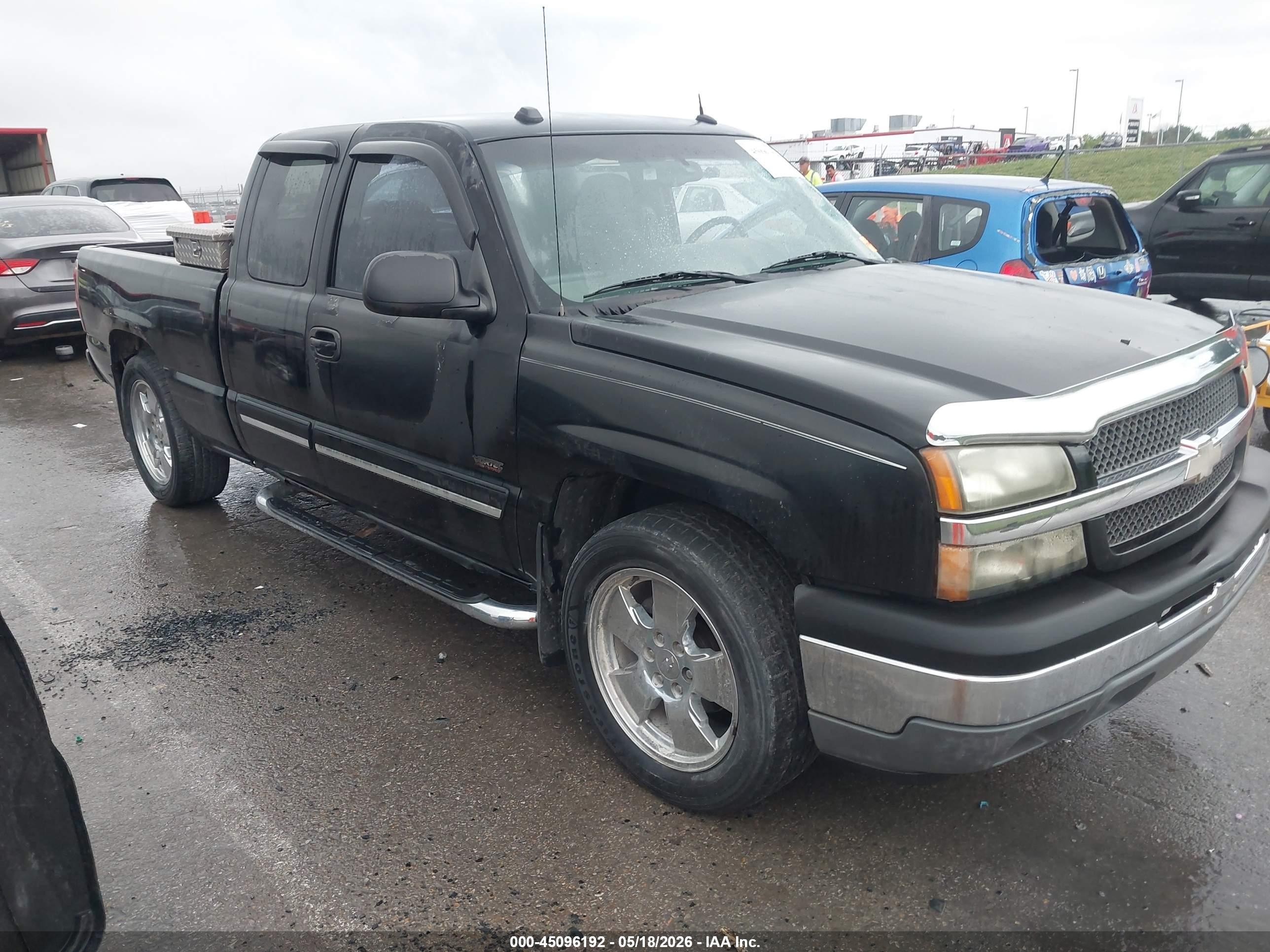 2005 Chevrolet Silverado SS, VIN 2GCEC19NX51330645 — Side