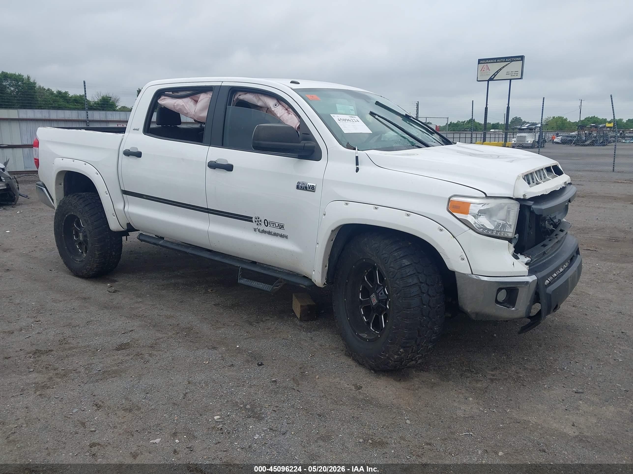 2016 Toyota Tundra SR5, VIN 5TFDW5F16GX552858 — Rollover