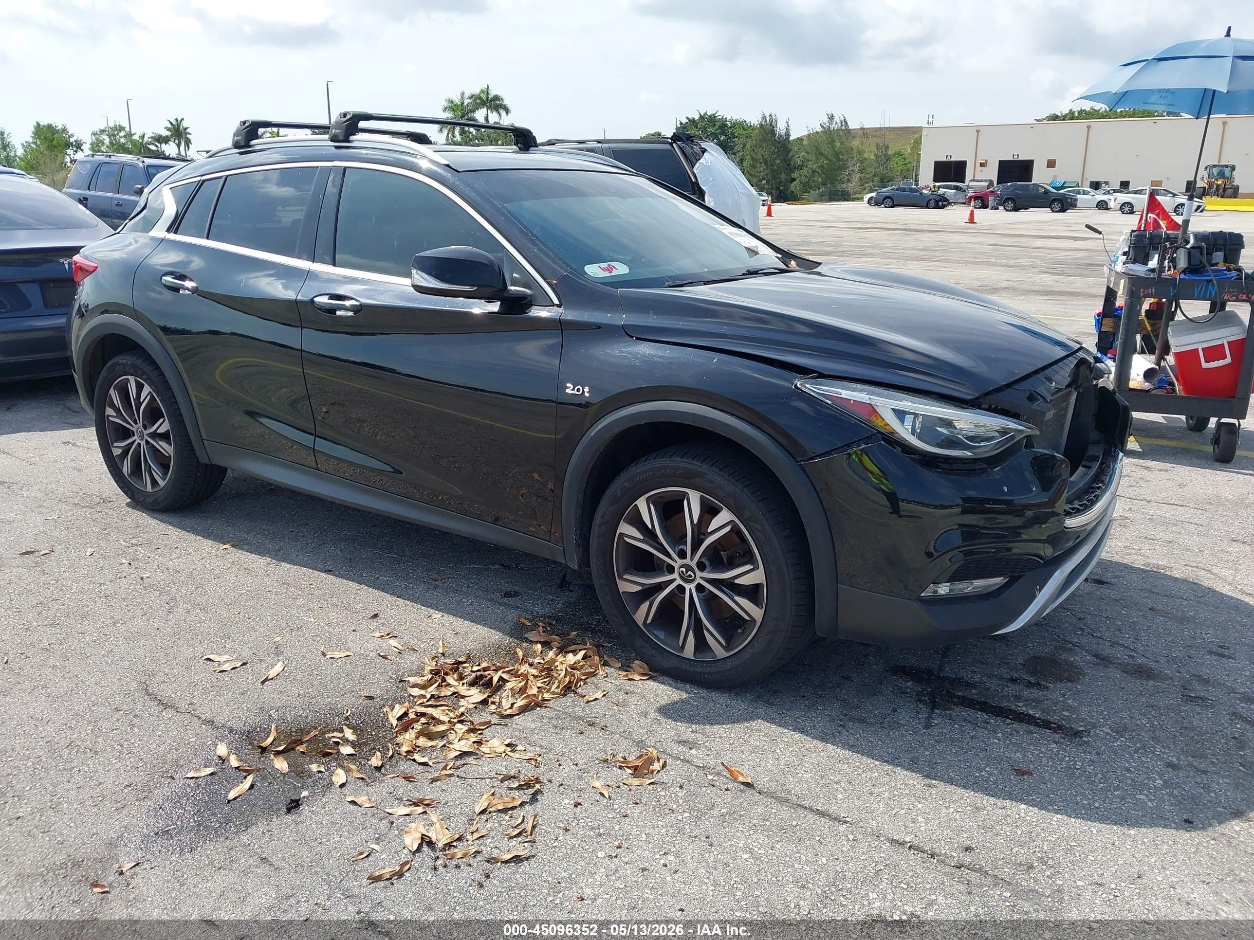 2017 Infiniti QX30 Premium, VIN SJKCH5CR5HA026643 — Rear end