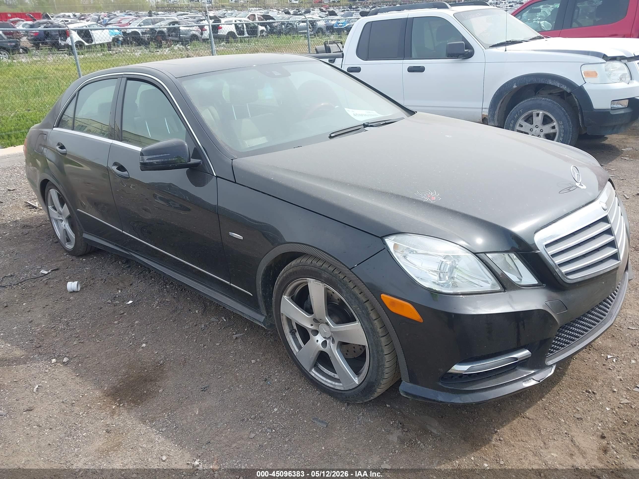 2012 Mercedes-Benz E 350 Sport, VIN WDDHF8JB2CA602824 — Front end