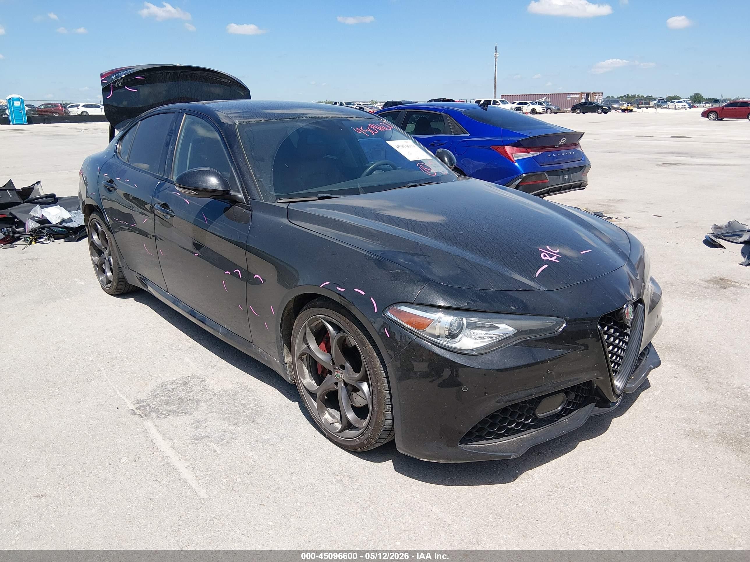 2017 Alfa Romeo Giulia Ti, VIN ZARFAECN4H7534140 — Rear end