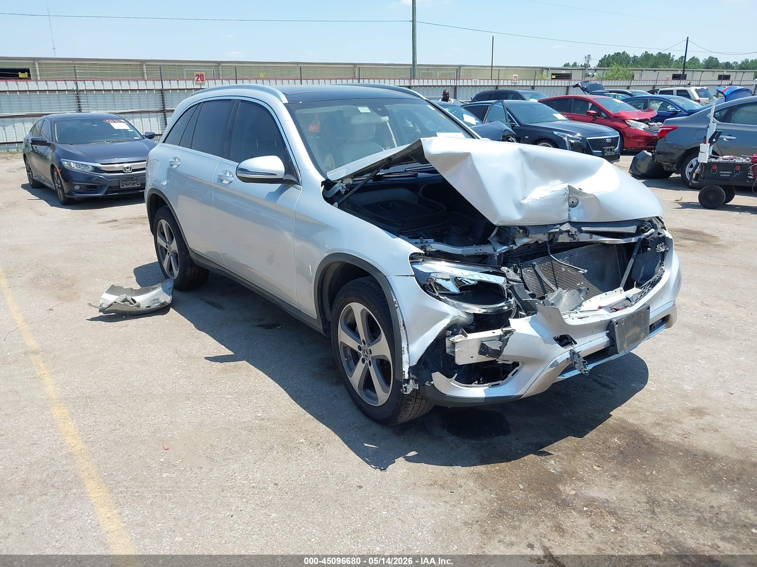2018 Mercedes-Benz GLC 300, VIN WDC0G4JB4JV039739 — Front end