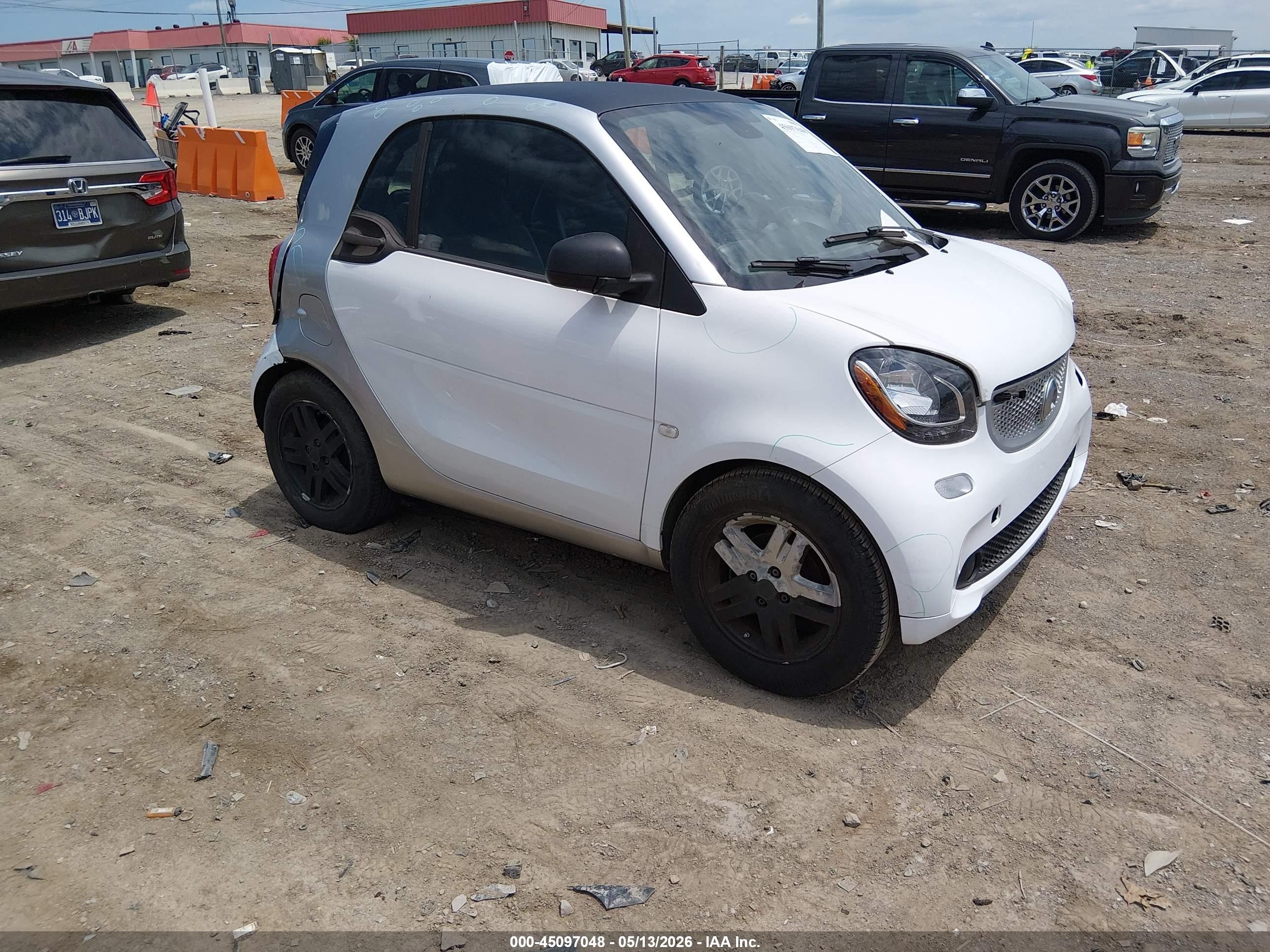 2016 Smart fortwo Passion, VIN WMEFJ5DA0GK142386 — Electrical