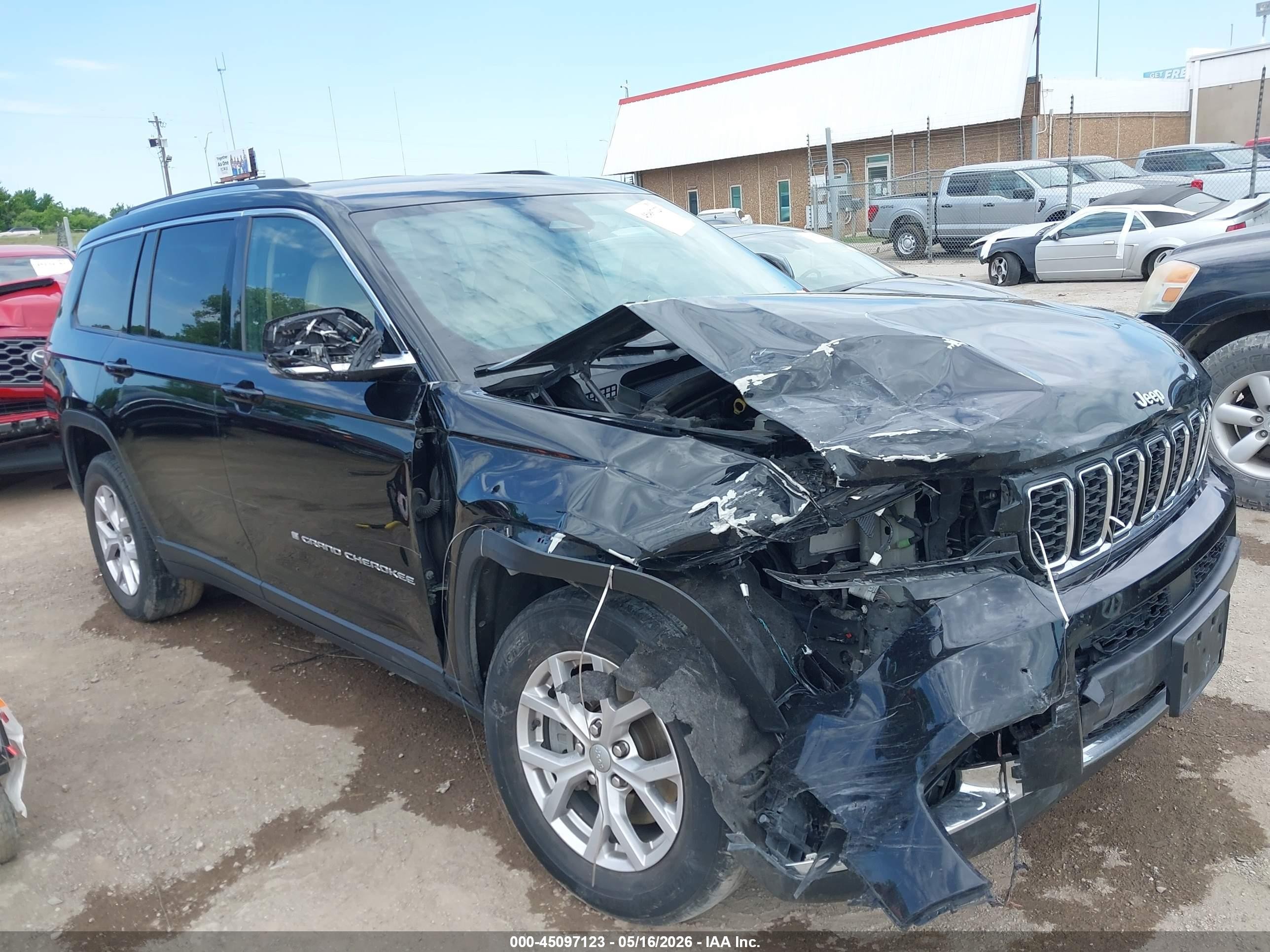 2021 Jeep Grand Cherokee Limited, VIN 1C4RJKBG1M8140432 — Front end