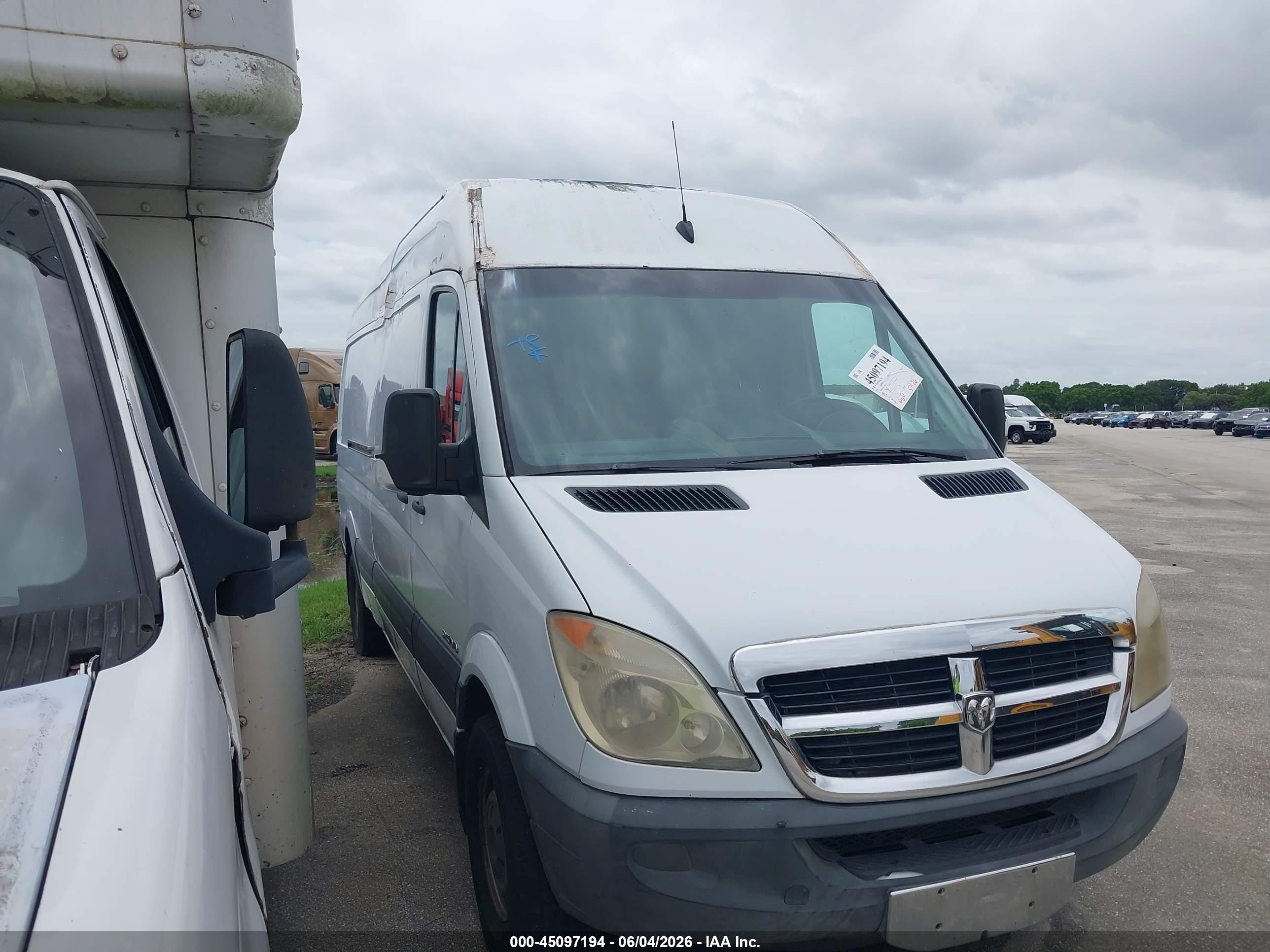 2008 Dodge Sprinter, VIN WD0PE845685226361 — Бок