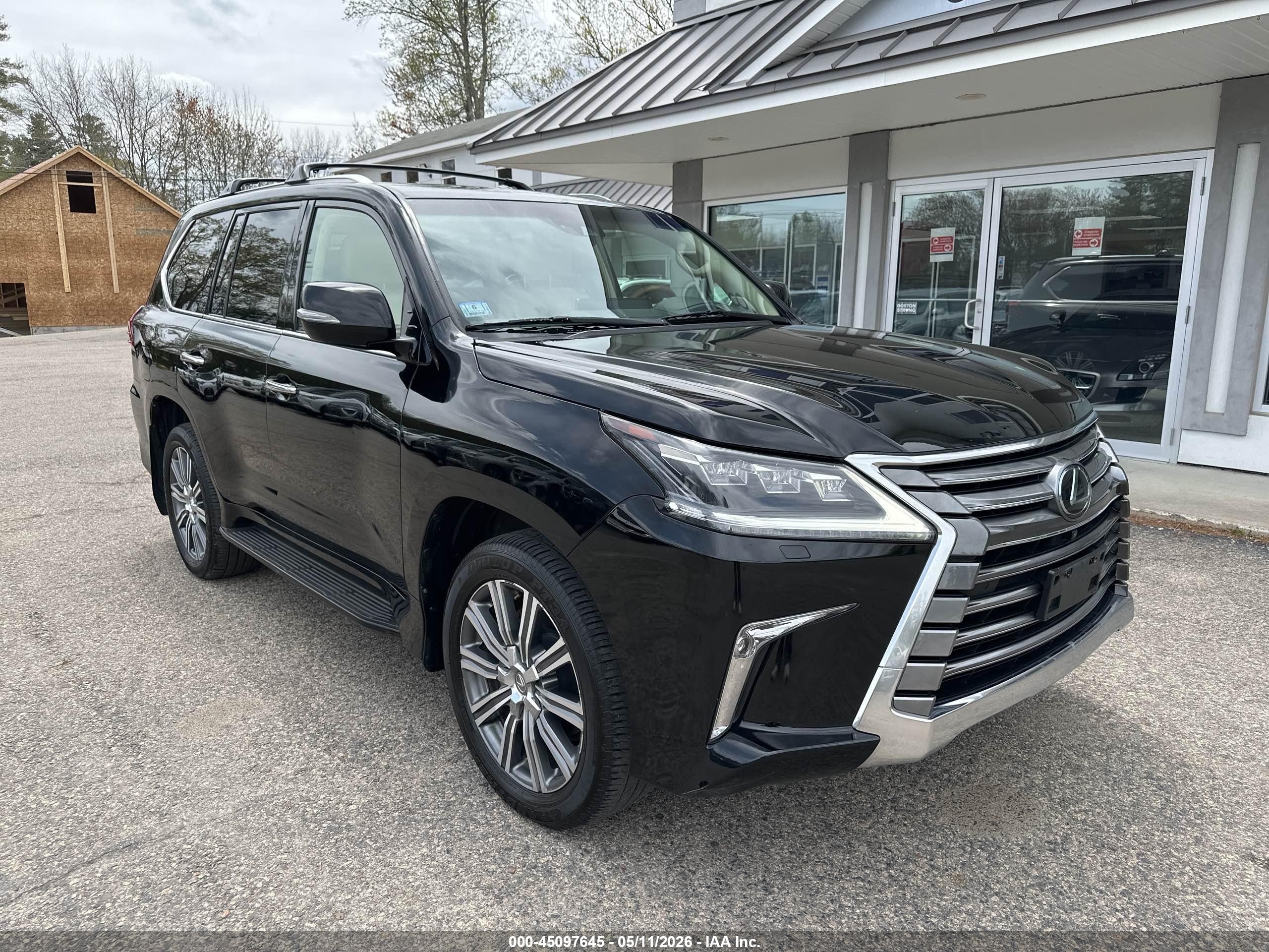 2017 Lexus LX 570, VIN JTJHY7AX6H4221040 — Normal wear
