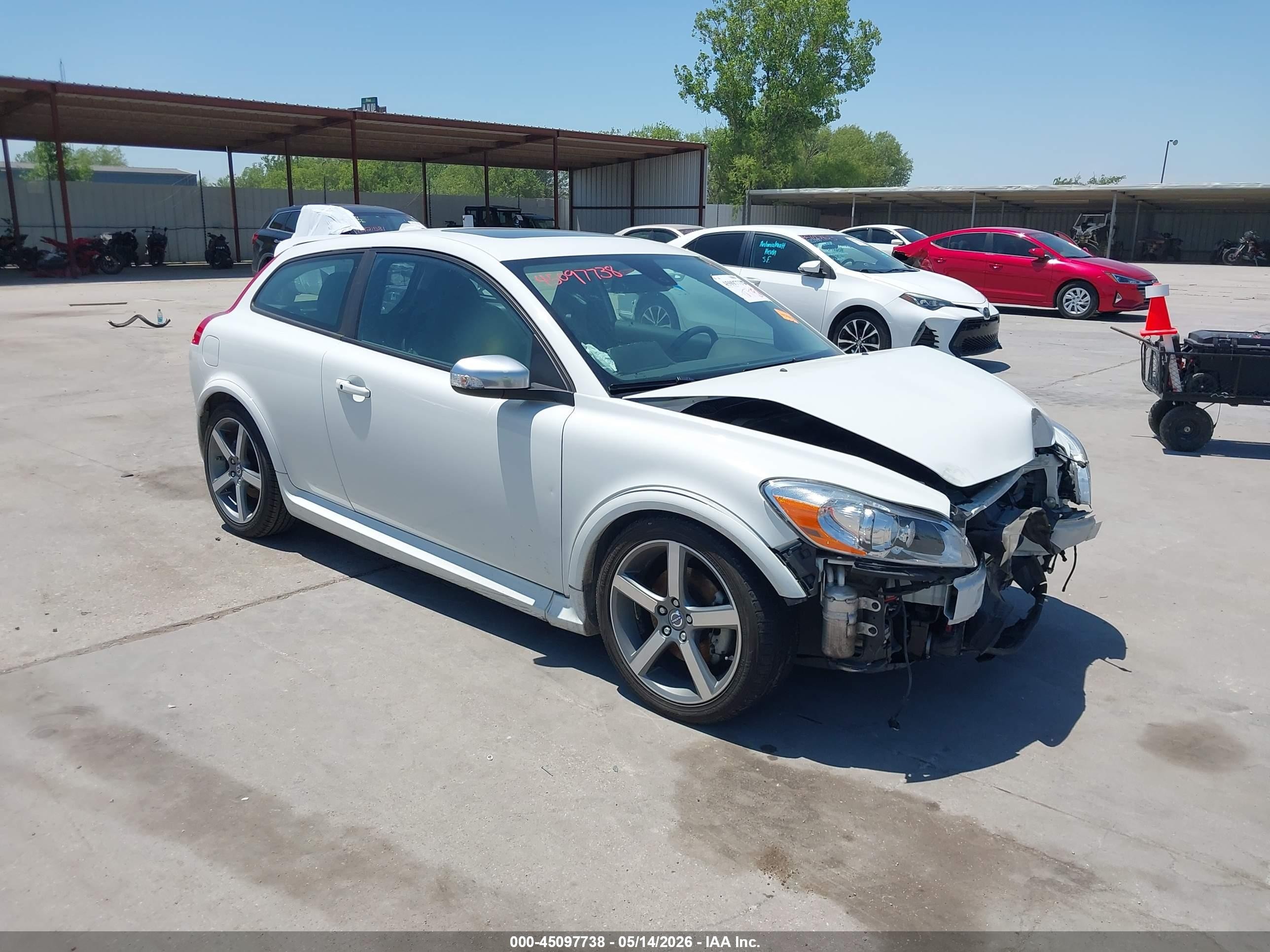 2013 Volvo C30 T5, VIN YV1672MKXD2302168 — Перед