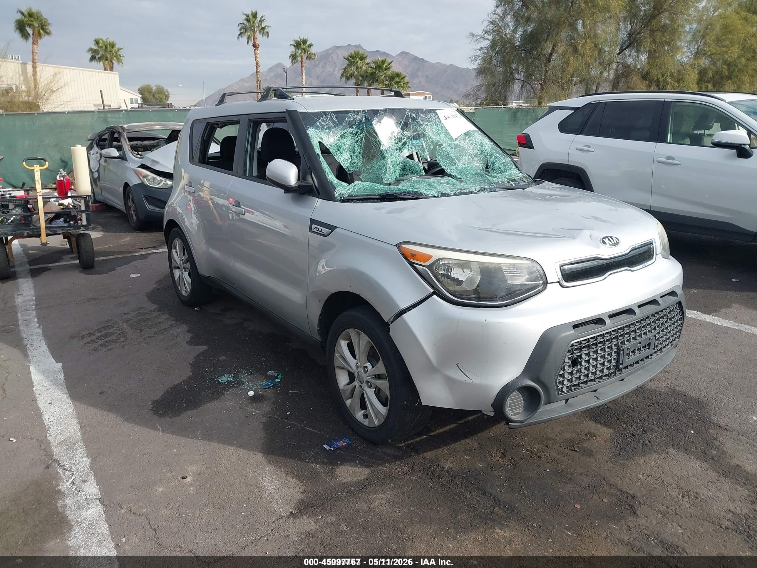 2015 Kia Soul +, VIN KNDJP3A56F7782056 — Side