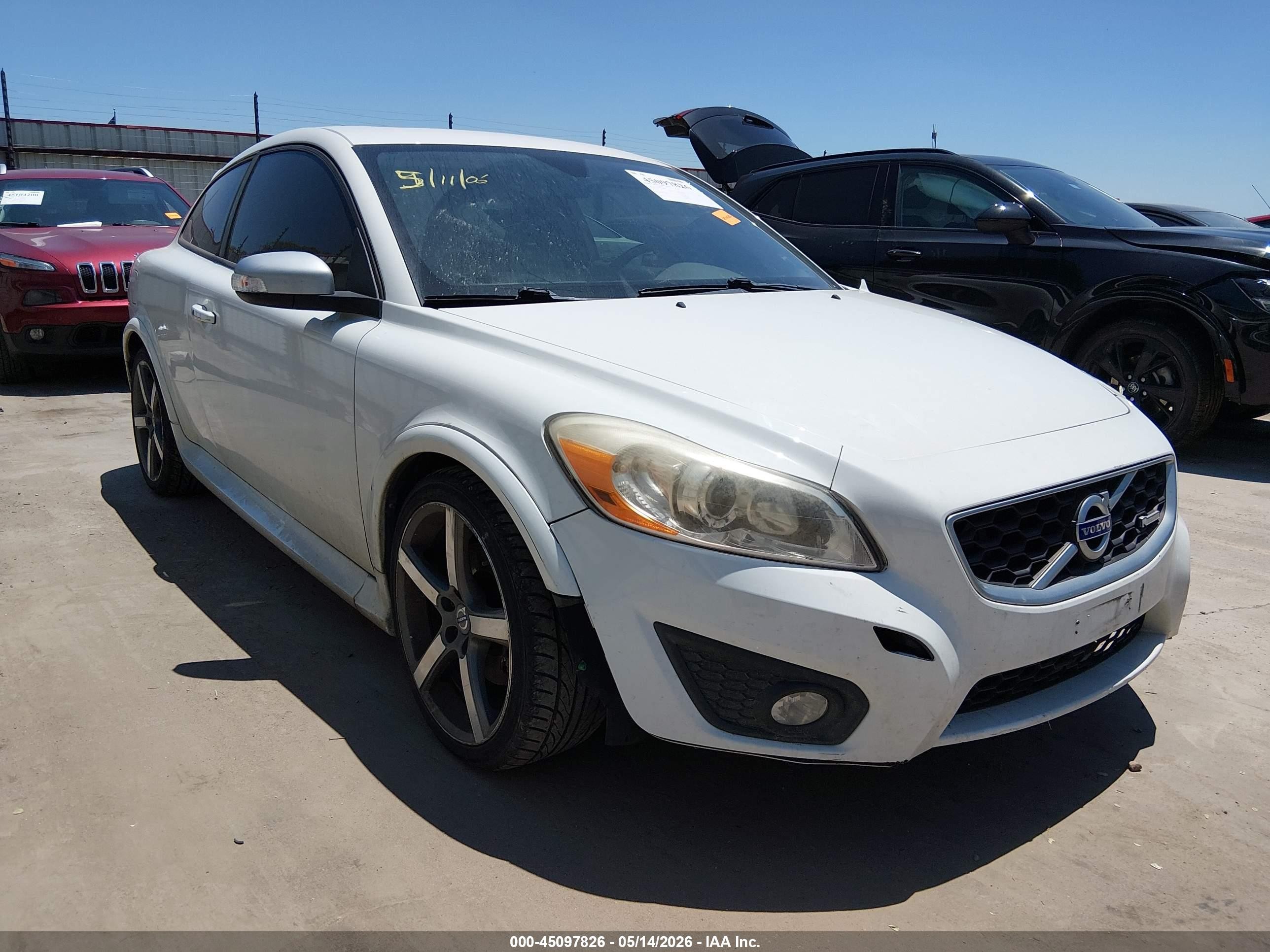 2012 Volvo C30, VIN YV1672MK4C2286967 — Front end