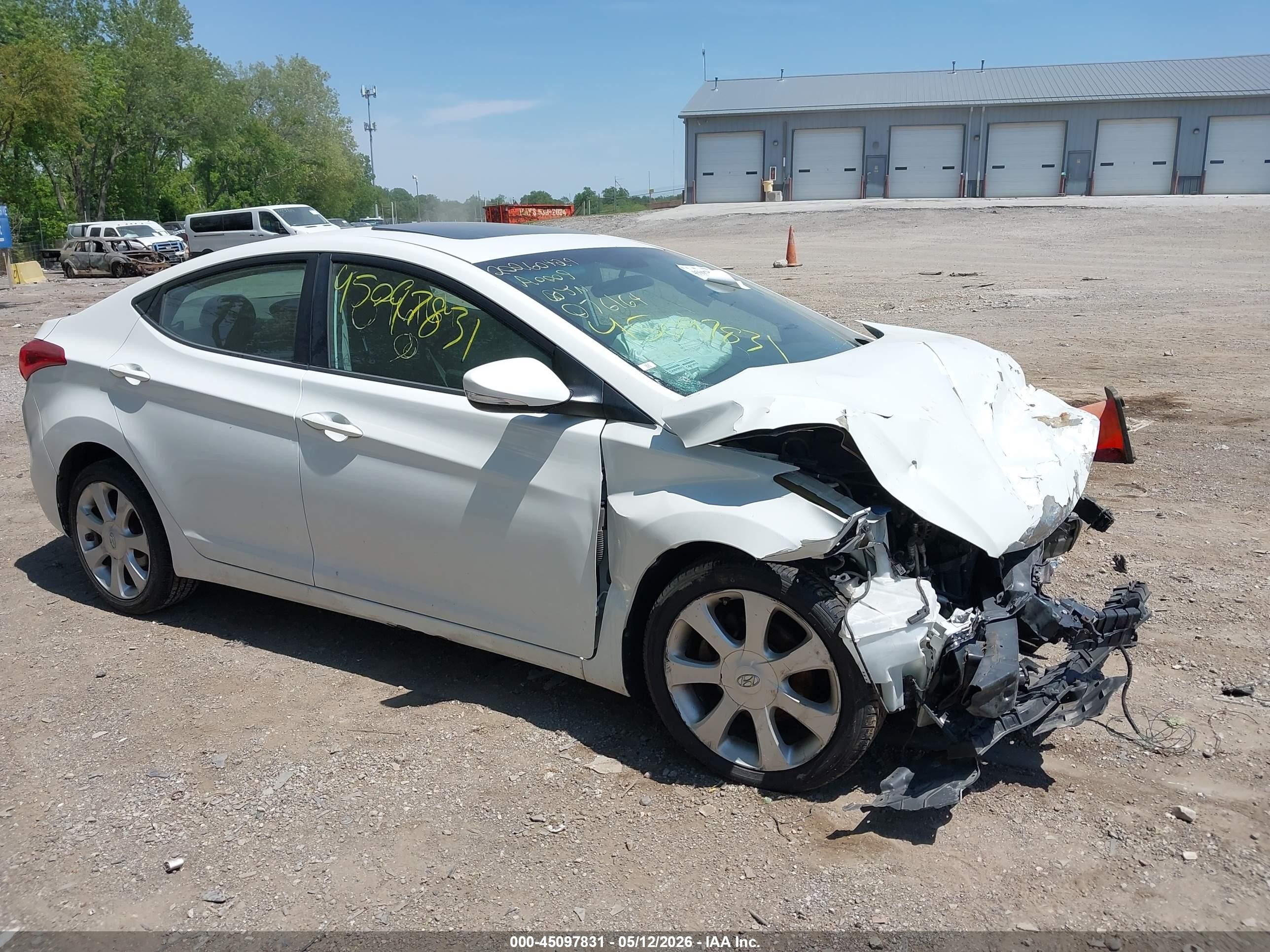 2011 Hyundai Elantra Limited, VIN 5NPDH4AEXBH076164 — Front end