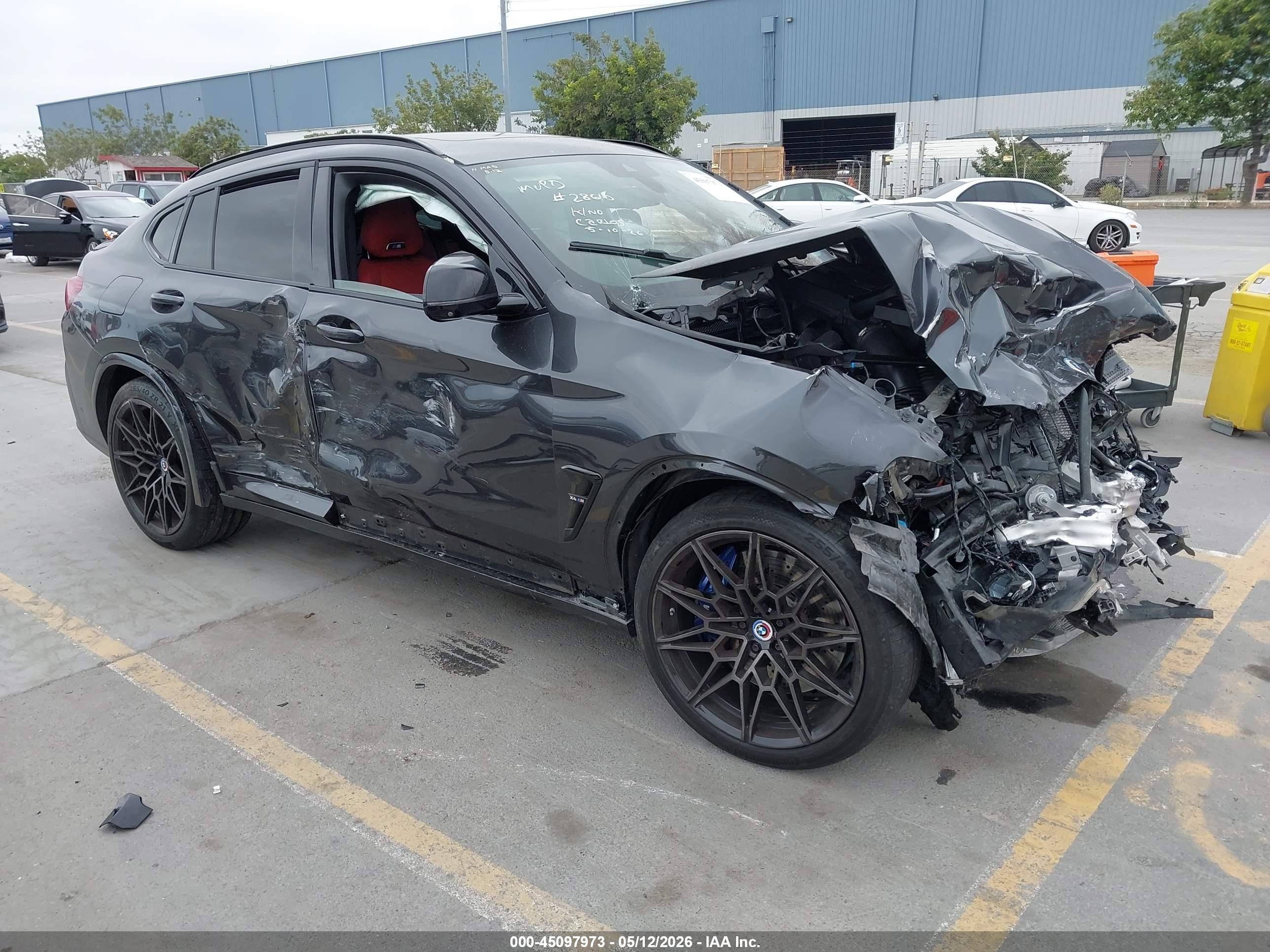 2022 BMW X4 M, VIN 5YM23EC03N9K31784 — Перед