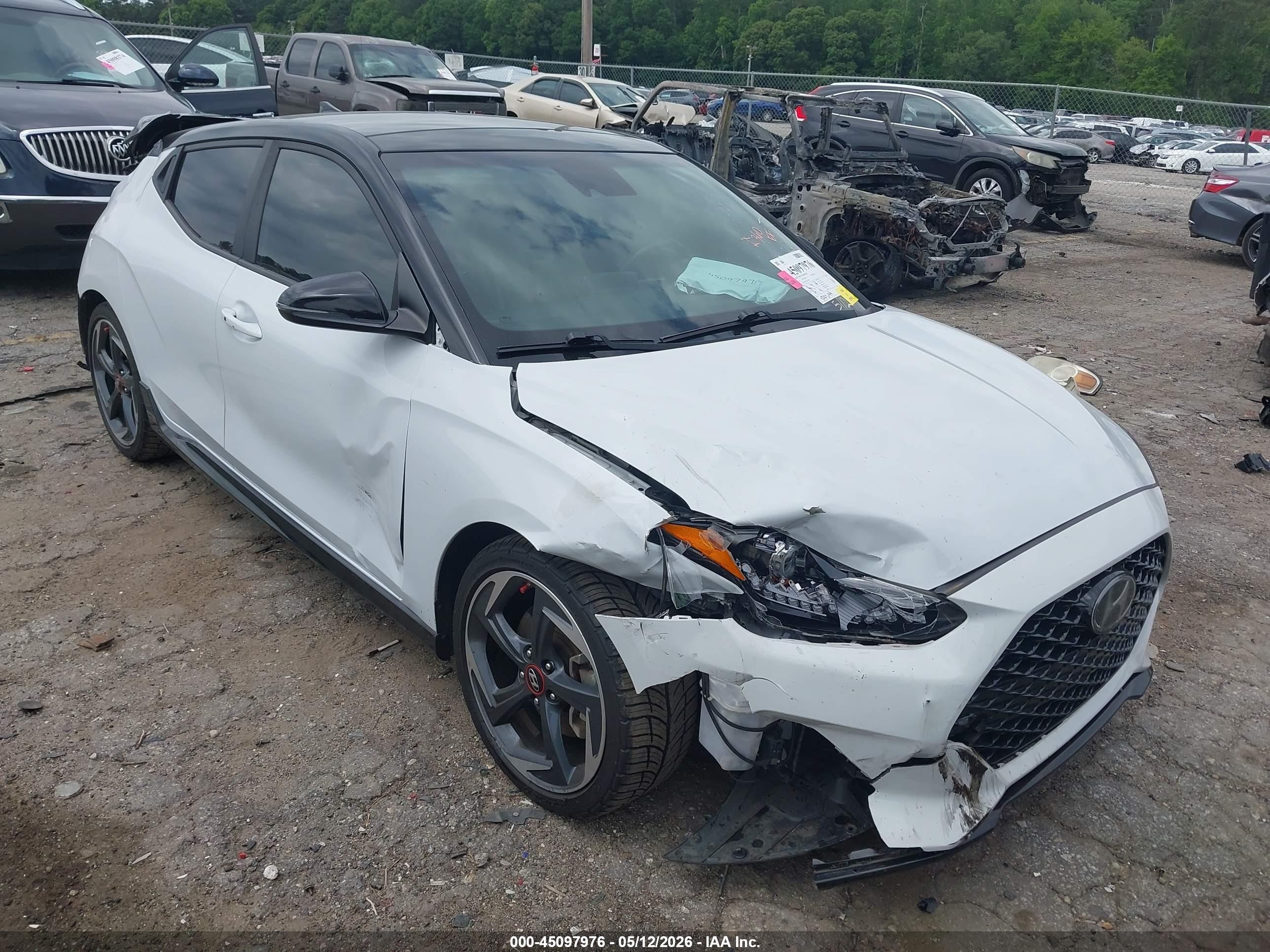 2020 Hyundai Veloster Turbo Ultimate, VIN KMHTH6AB3LU031843 — Зад